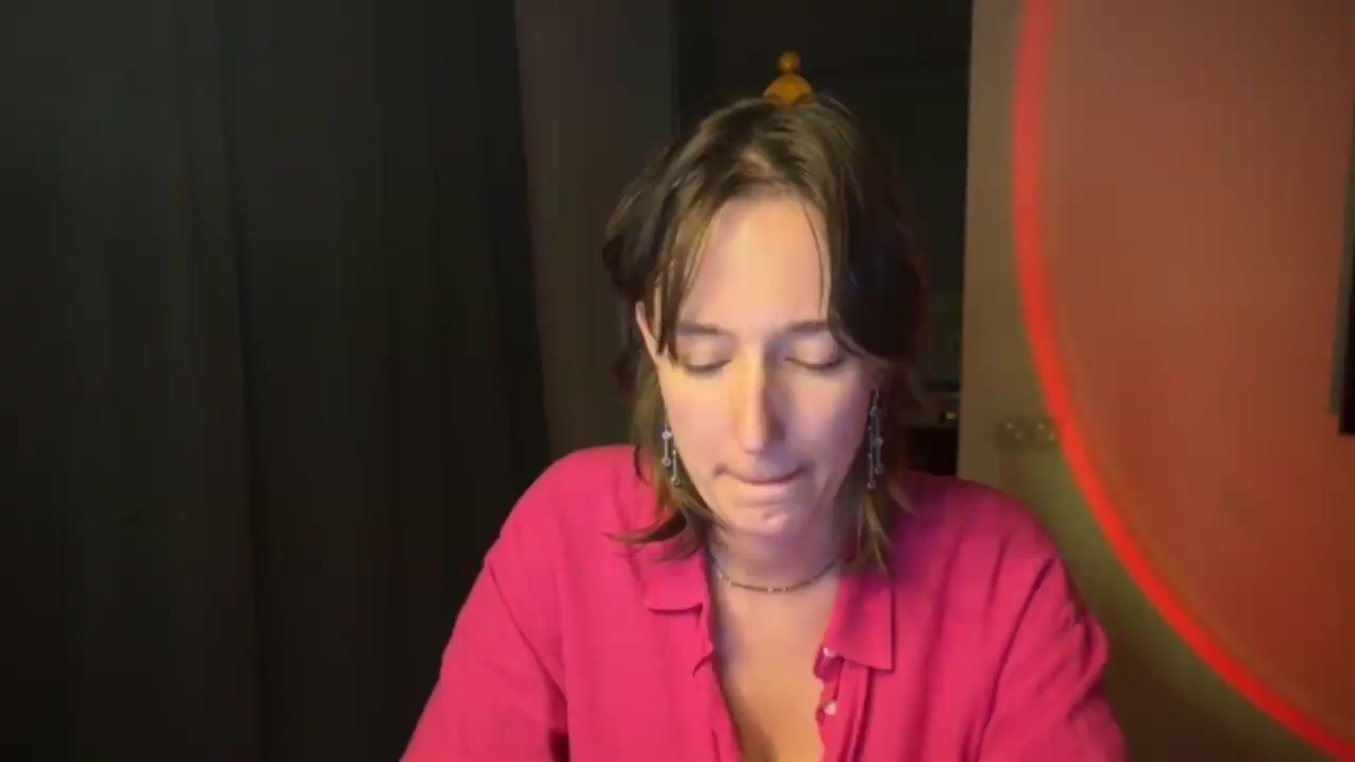 Gallery image thumbnail from LoooneyTunes's myfreecams stream on, 06/15/2026, 20:07 image 14 of 20