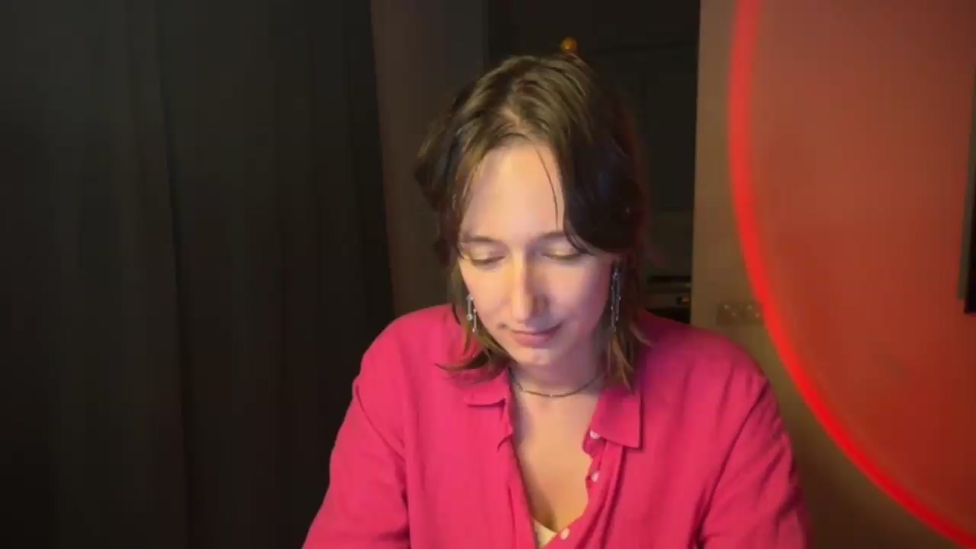 Gallery image thumbnail from LoooneyTunes's myfreecams stream on, 06/15/2026, 20:07 image 15 of 20