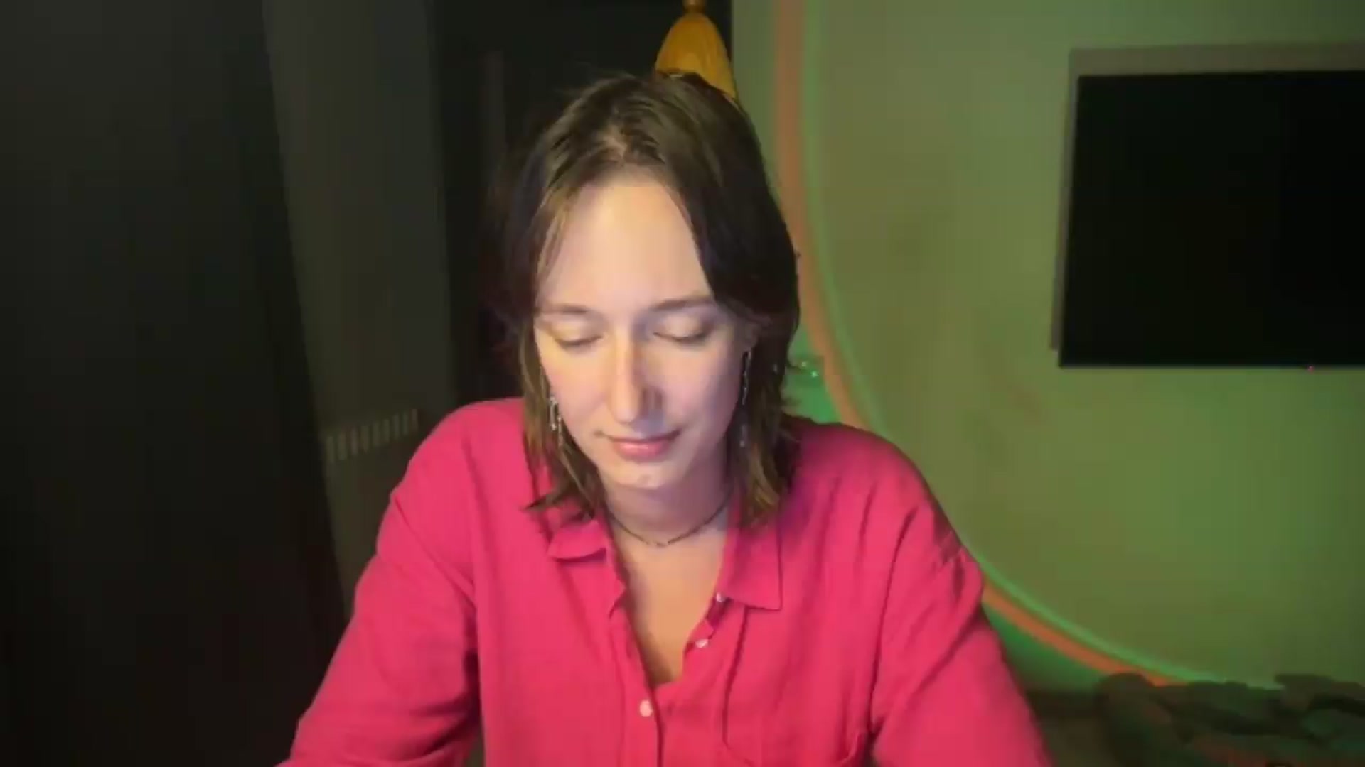 Gallery image thumbnail from LoooneyTunes's myfreecams stream on, 06/16/2026, 24:50 image 8 of 20