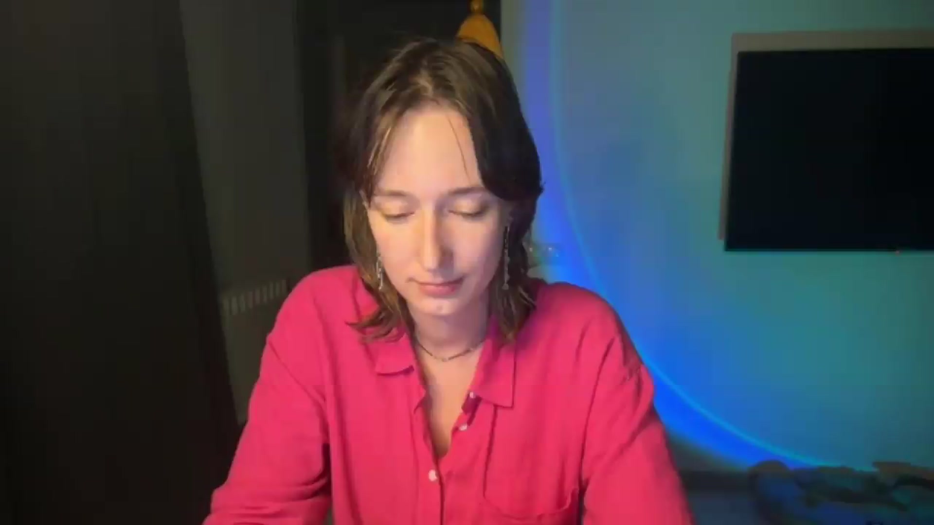 Gallery image thumbnail from LoooneyTunes's myfreecams stream on, 06/16/2026, 24:50 image 18 of 20
