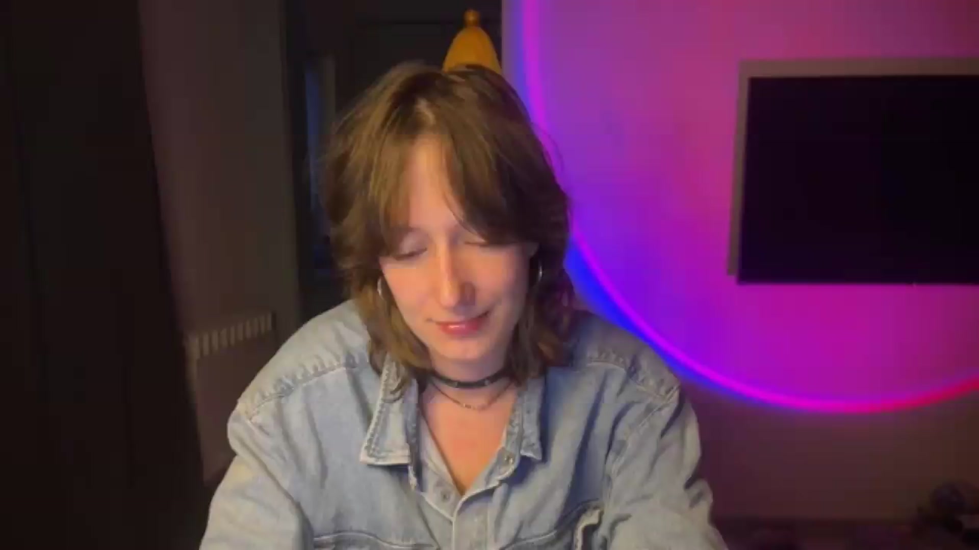 Gallery image thumbnail from LoooneyTunes's myfreecams stream on, 06/19/2026, 01:31 image 16 of 20