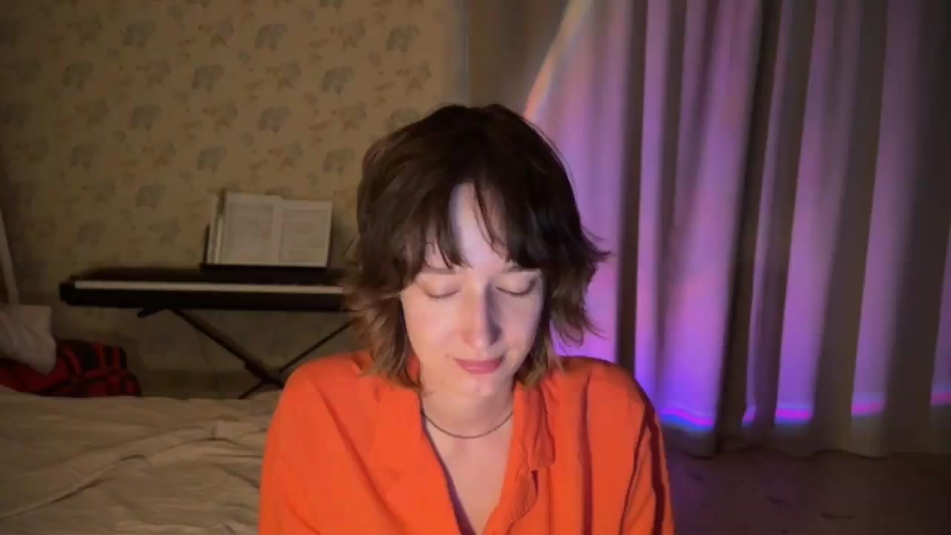 Gallery image thumbnail from LoooneyTunes's myfreecams stream on, 06/20/2026, 01:43 image 17 of 20
