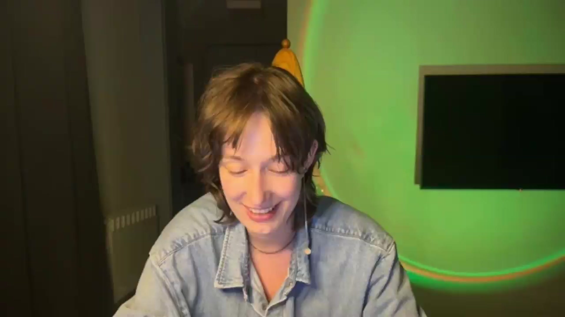 Gallery image thumbnail from LoooneyTunes's myfreecams stream on, 06/22/2026, 01:01 image 8 of 20
