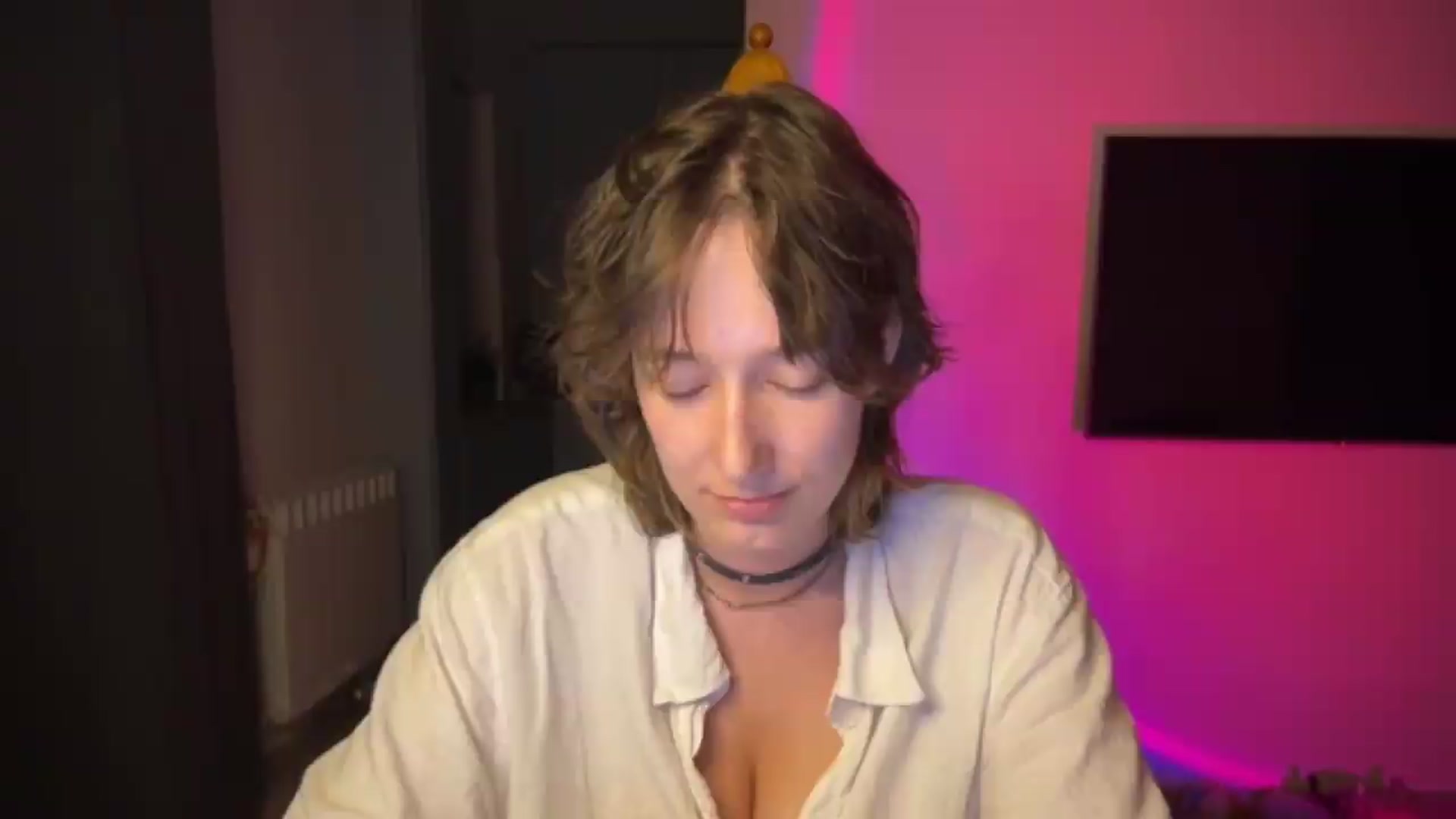 Gallery image thumbnail from LoooneyTunes's myfreecams stream on, 07/03/2026, 24:01 image 18 of 20
