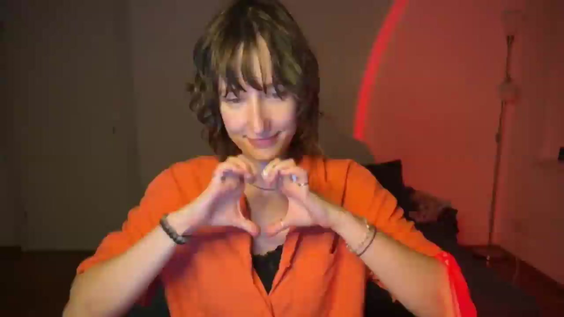 Gallery image thumbnail from LoooneyTunes's myfreecams stream on, 07/20/2026, 23:56 image 4 of 20
