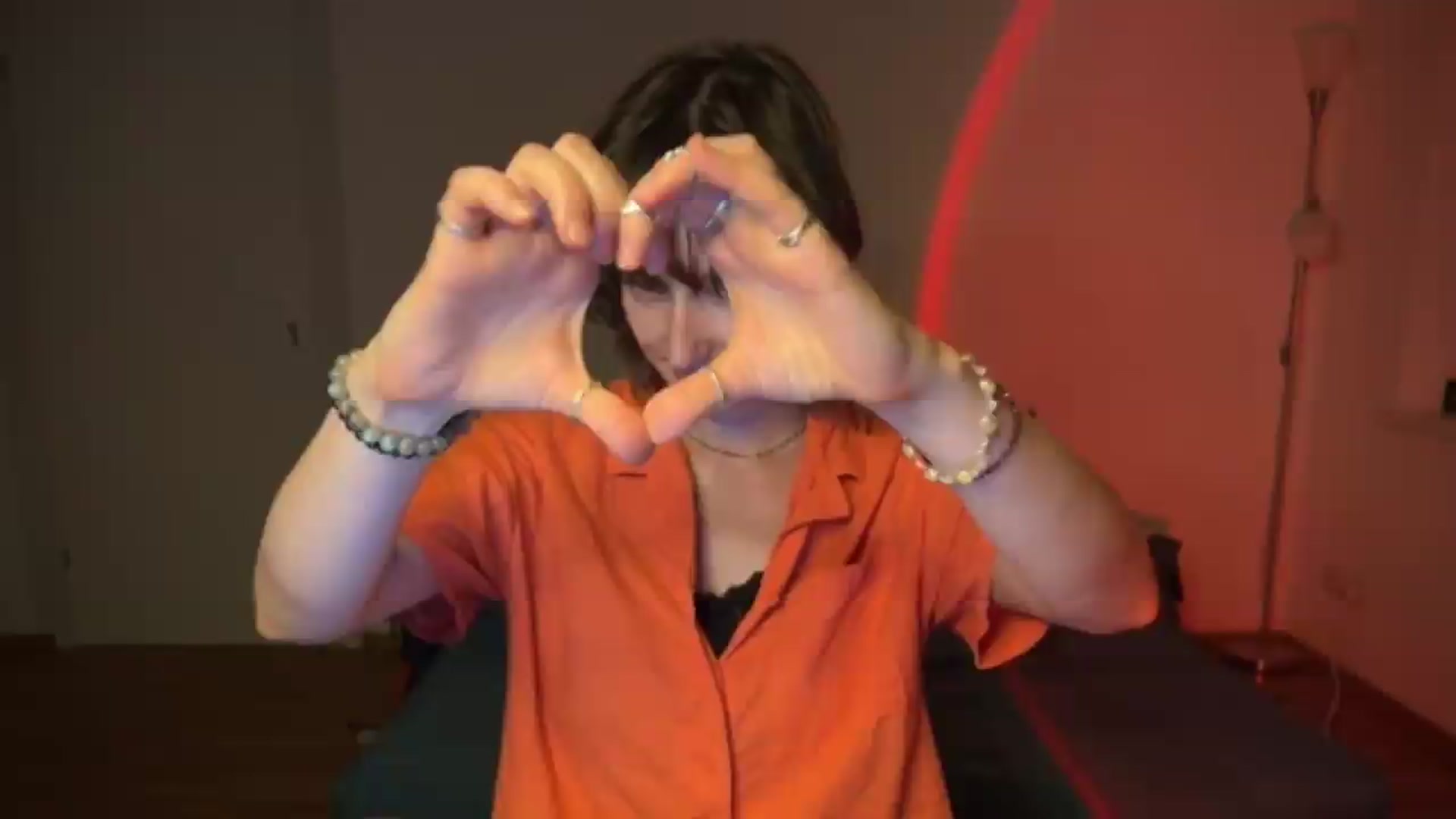 Gallery image thumbnail from LoooneyTunes's myfreecams stream on, 07/20/2026, 23:56 image 9 of 20