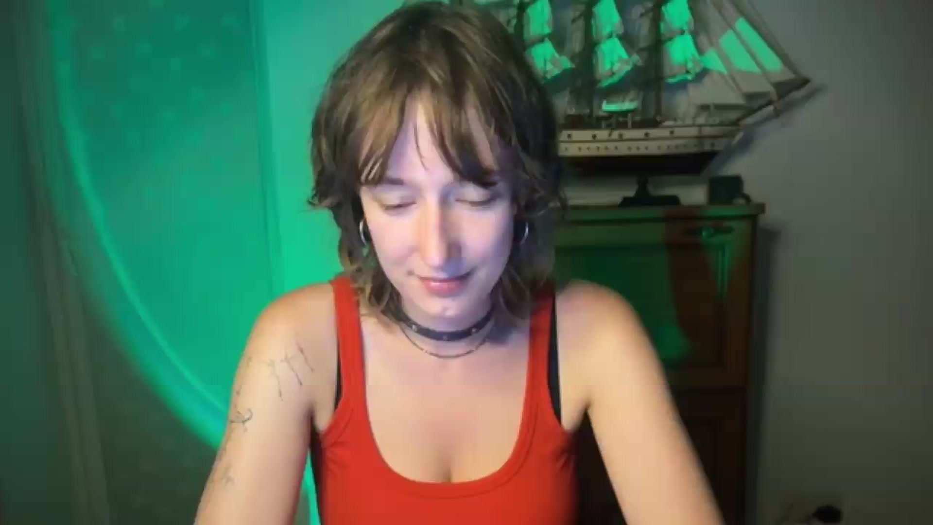 Gallery image thumbnail from LoooneyTunes's myfreecams stream on, 07/27/2026, 22:02 image 17 of 20