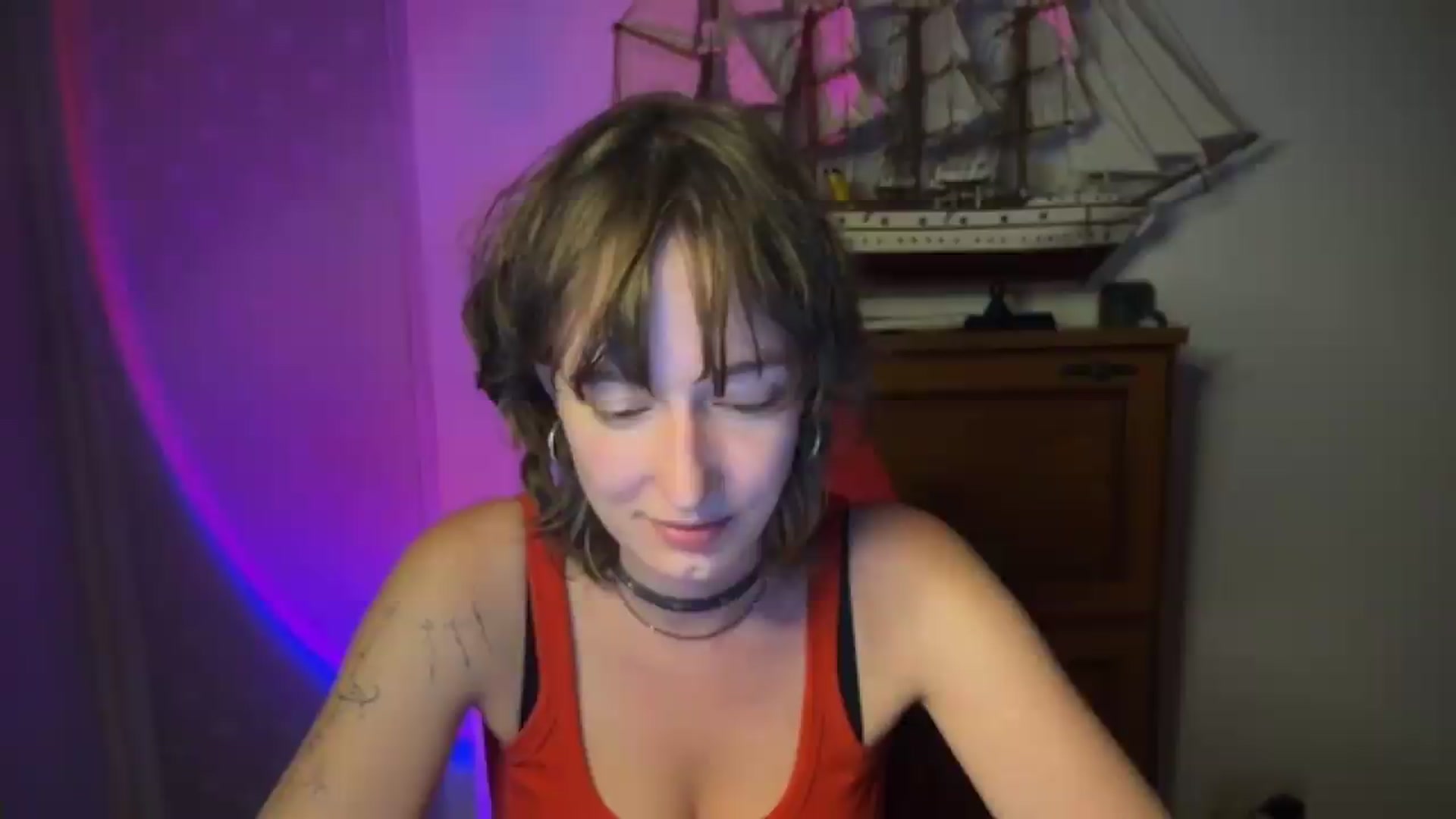 Gallery image thumbnail from LoooneyTunes's myfreecams stream on, 07/28/2026, 24:32 image 9 of 20