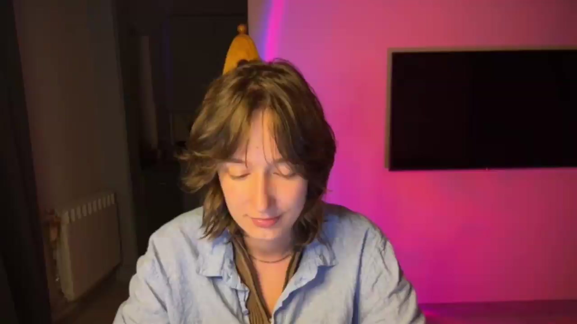 Gallery image thumbnail from LoooneyTunes's myfreecams stream on, 08/03/2026, 23:49 image 2 of 20