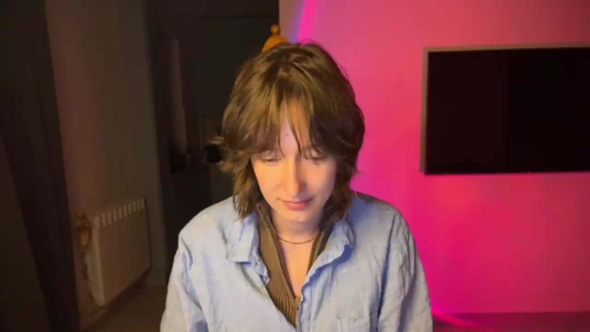 Gallery image thumbnail from LoooneyTunes's myfreecams stream on, 08/03/2026, 23:49 image 16 of 20