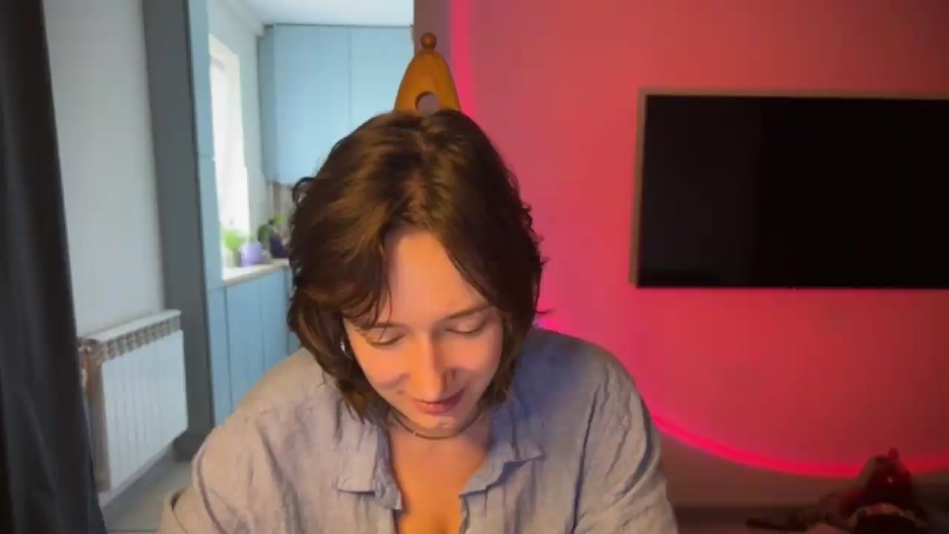 Gallery image thumbnail from LoooneyTunes's myfreecams stream on, 08/10/2026, 13:09 image 2 of 20