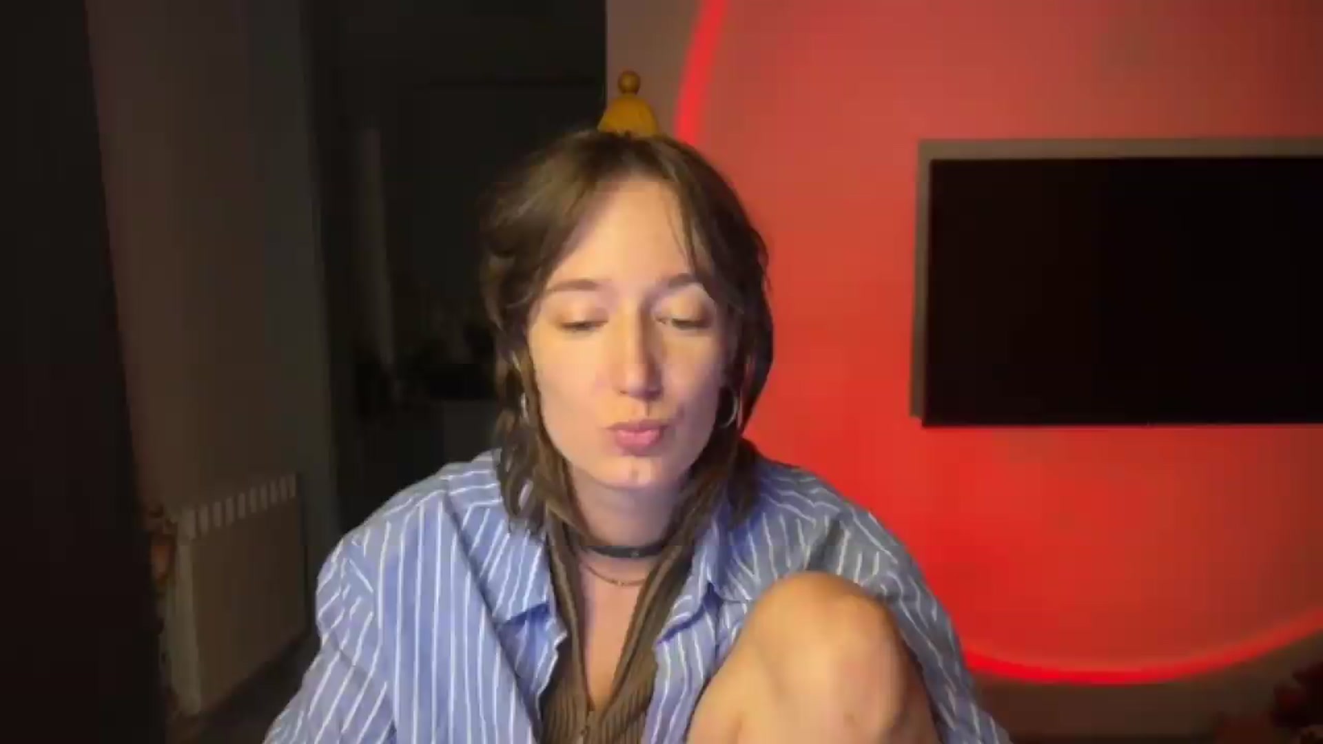 Gallery image thumbnail from LoooneyTunes's myfreecams stream on, 08/14/2026, 21:43 image 15 of 20