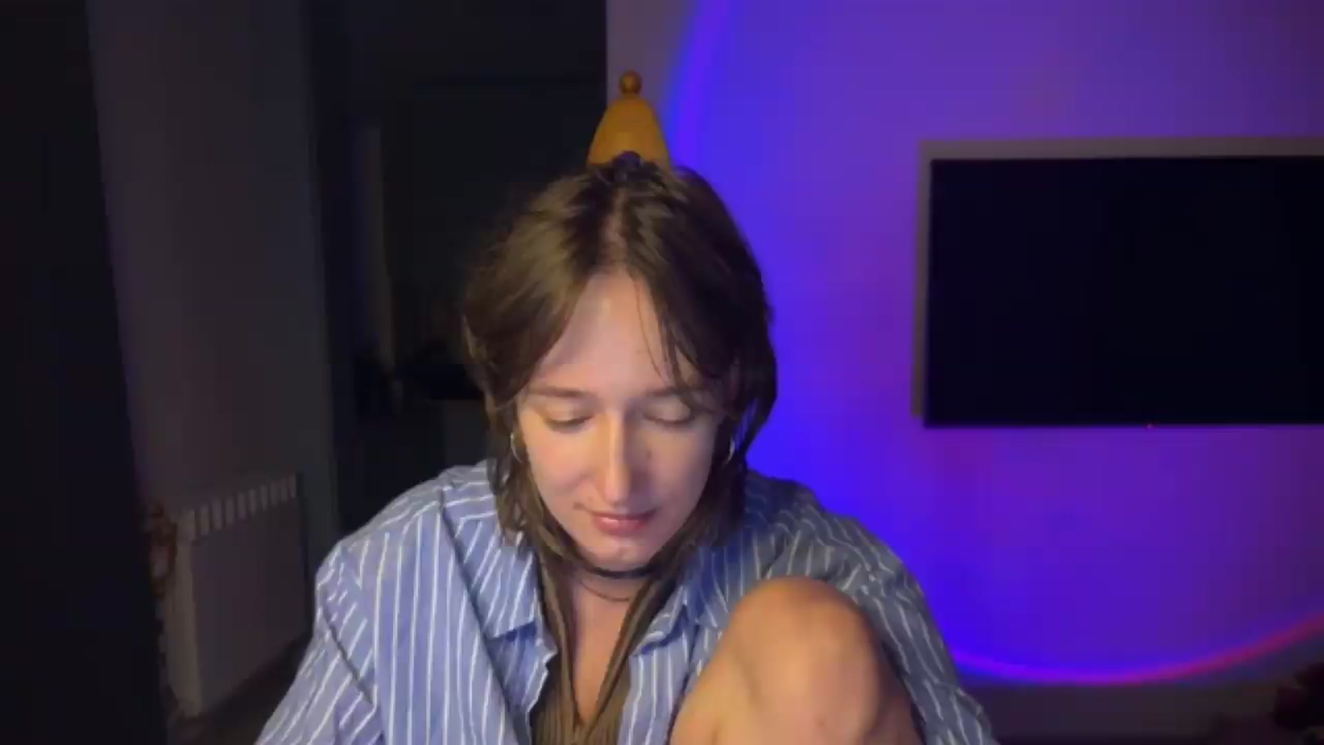 Gallery image thumbnail from LoooneyTunes's myfreecams stream on, 08/14/2026, 21:43 image 17 of 20