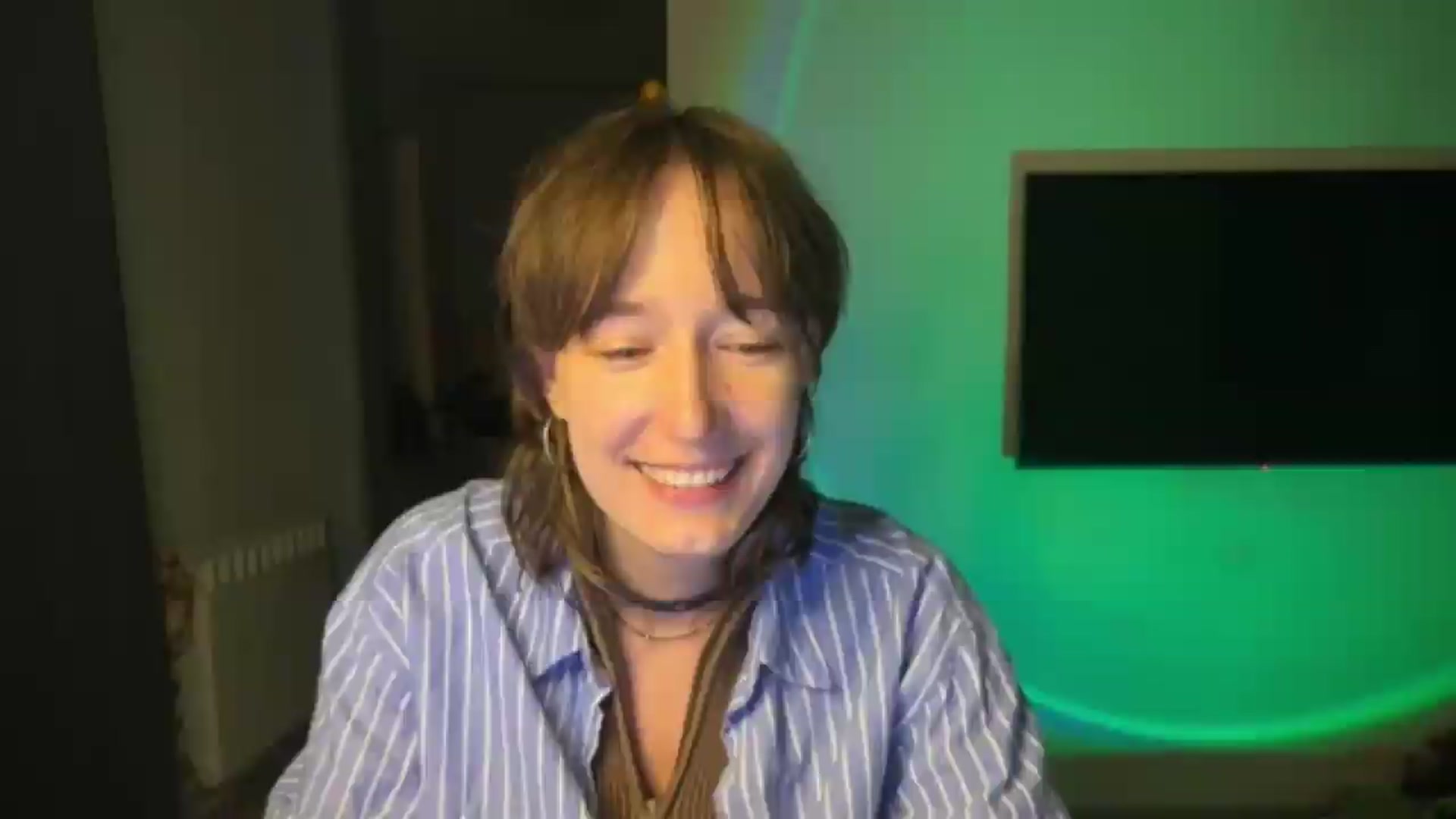 Gallery image thumbnail from LoooneyTunes's myfreecams stream on, 08/14/2026, 21:43 image 7 of 20