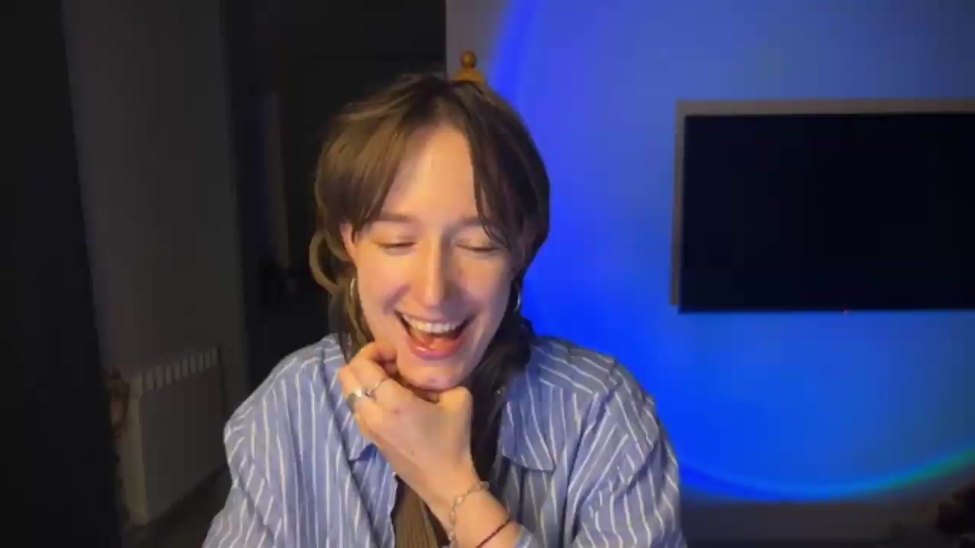 Gallery image thumbnail from LoooneyTunes's myfreecams stream on, 08/14/2026, 22:57 image 18 of 20