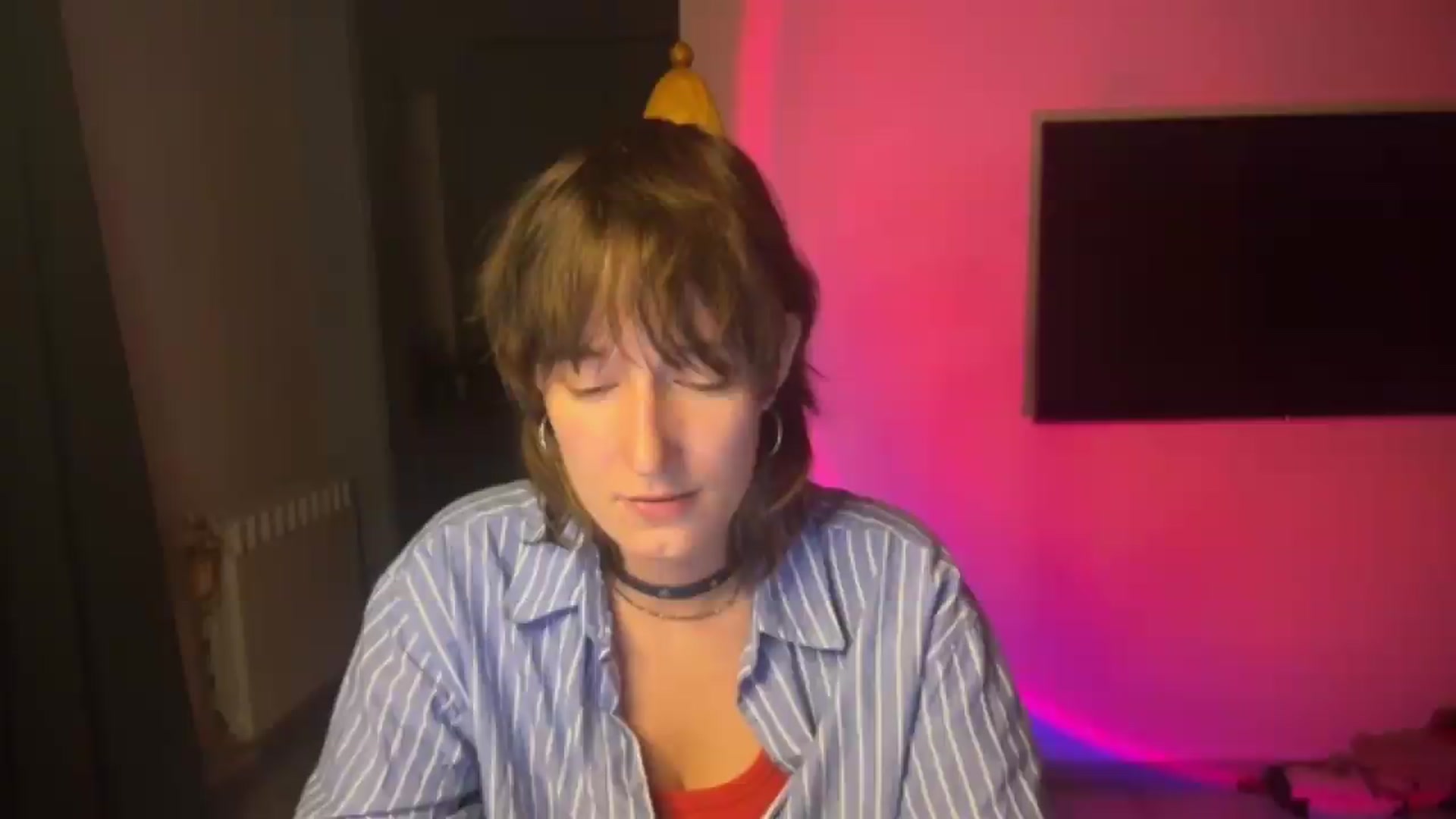 Gallery image thumbnail from LoooneyTunes's myfreecams stream on, 08/19/2026, 20:09 image 6 of 20