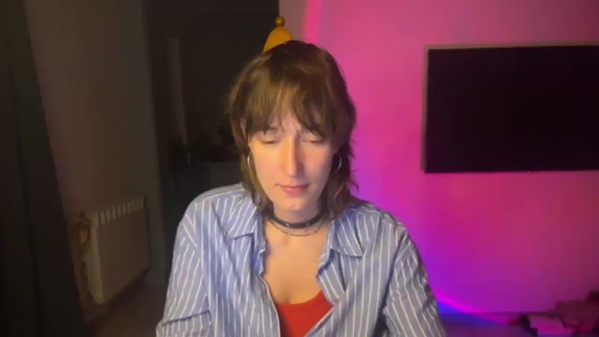 Gallery image thumbnail from LoooneyTunes's myfreecams stream on, 08/19/2026, 20:09 image 15 of 20