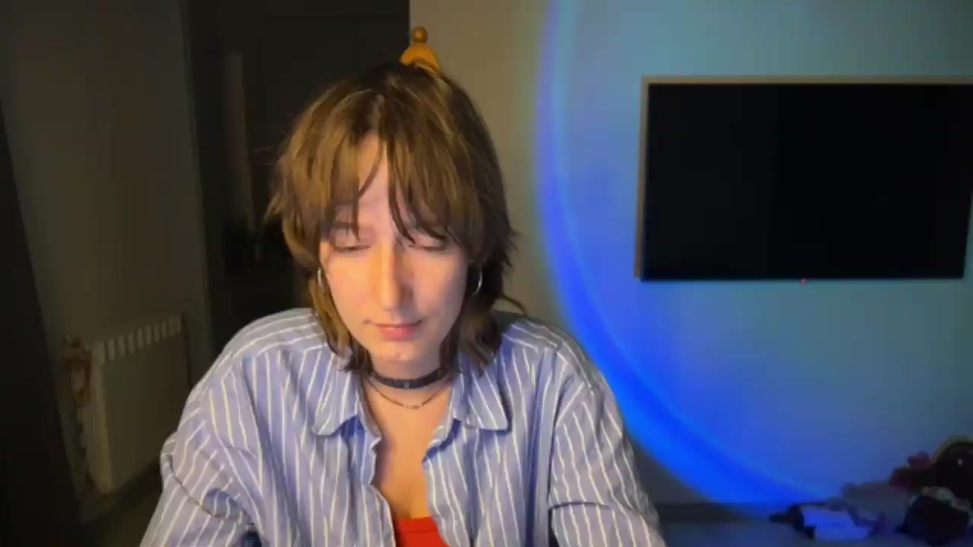 Gallery image thumbnail from LoooneyTunes's myfreecams stream on, 08/19/2026, 23:45 image 4 of 20