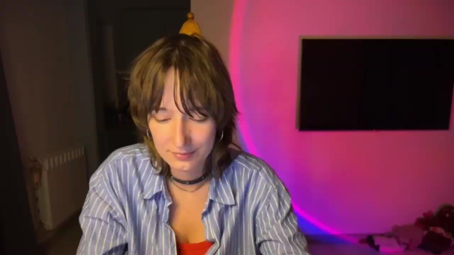 Gallery image thumbnail from LoooneyTunes's myfreecams stream on, 08/19/2026, 23:45 image 18 of 20