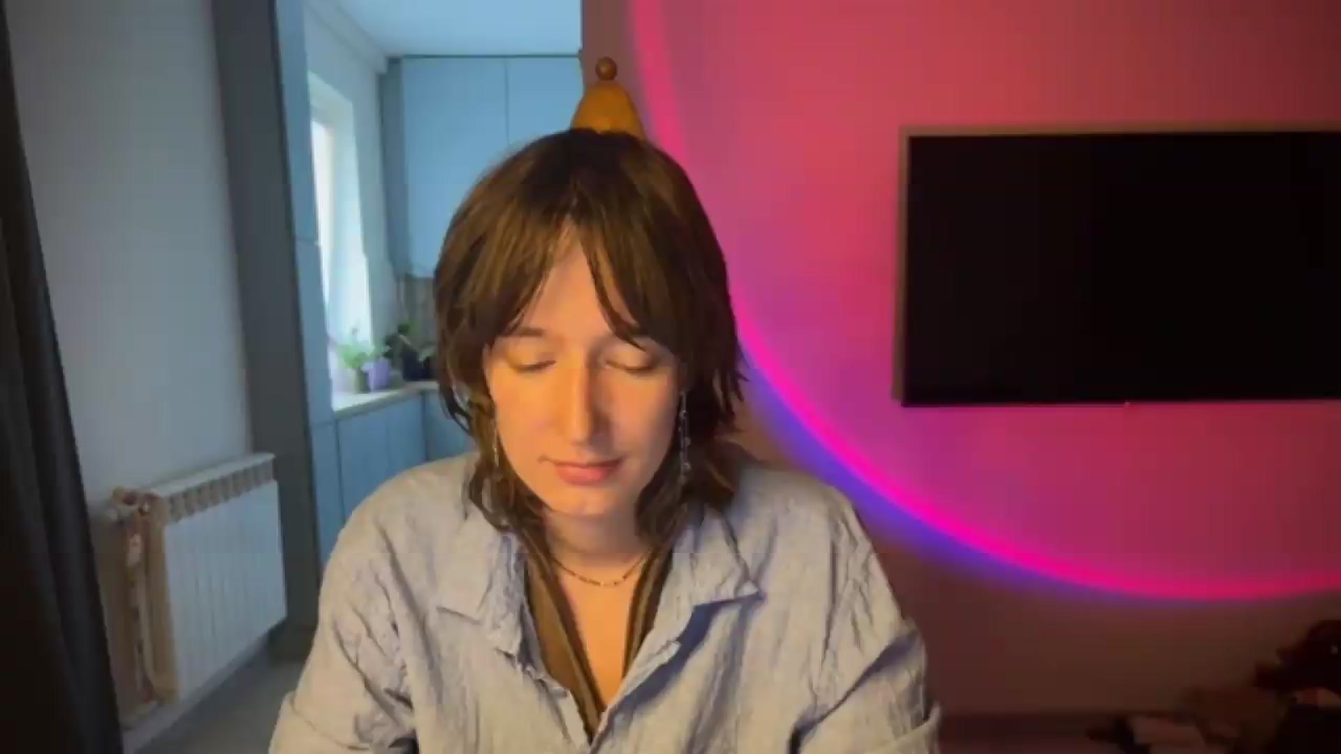 Gallery image thumbnail from LoooneyTunes's myfreecams stream on, 08/20/2026, 17:14 image 6 of 20