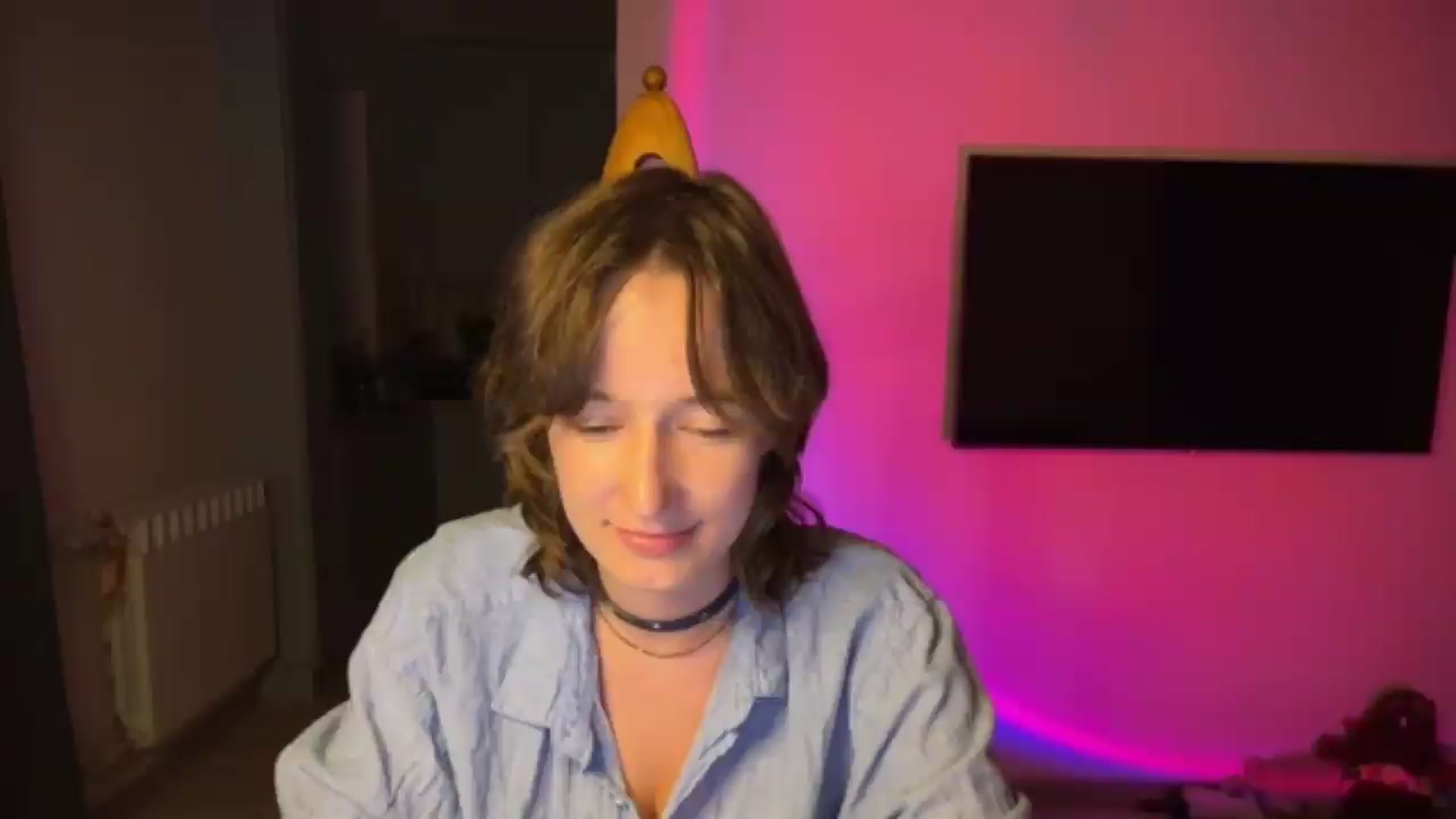 Gallery image thumbnail from LoooneyTunes's myfreecams stream on, 08/22/2026, 24:35 image 19 of 20