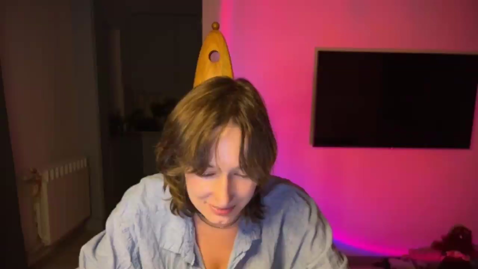 Gallery image thumbnail from LoooneyTunes's myfreecams stream on, 08/22/2026, 24:35 image 13 of 20