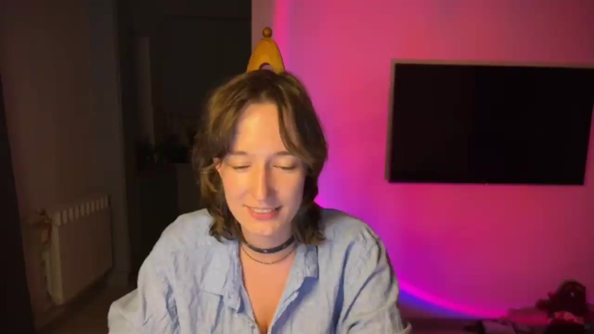 Gallery image thumbnail from LoooneyTunes's myfreecams stream on, 08/22/2026, 24:35 image 16 of 20
