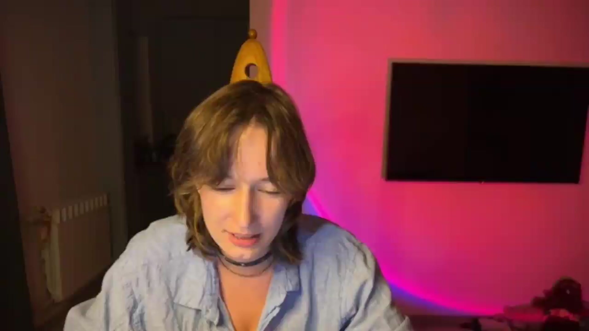Gallery image thumbnail from LoooneyTunes's myfreecams stream on, 08/22/2026, 24:35 image 7 of 20