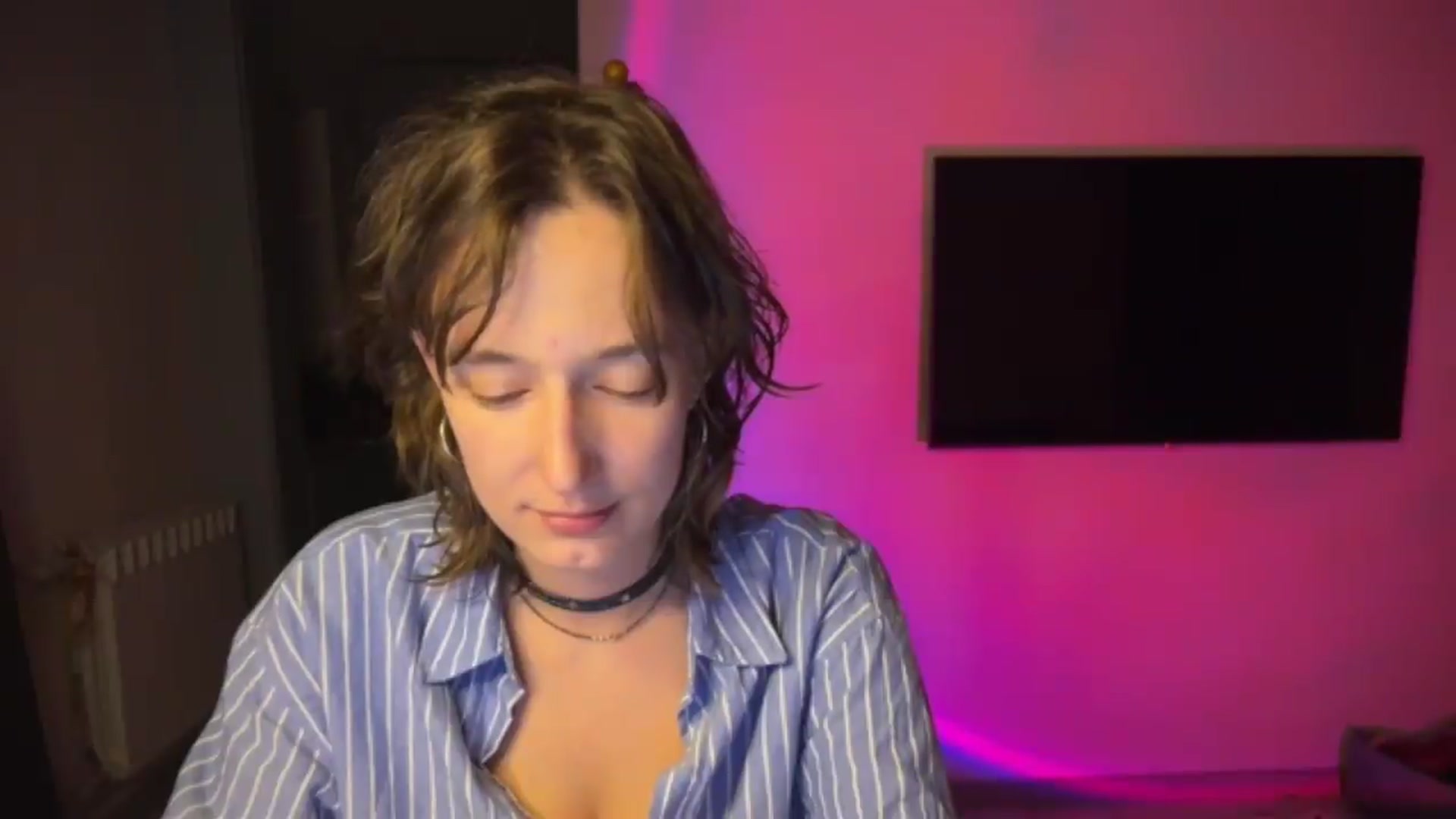 Gallery image thumbnail from LoooneyTunes's myfreecams stream on, 09/08/2026, 23:47 image 12 of 20