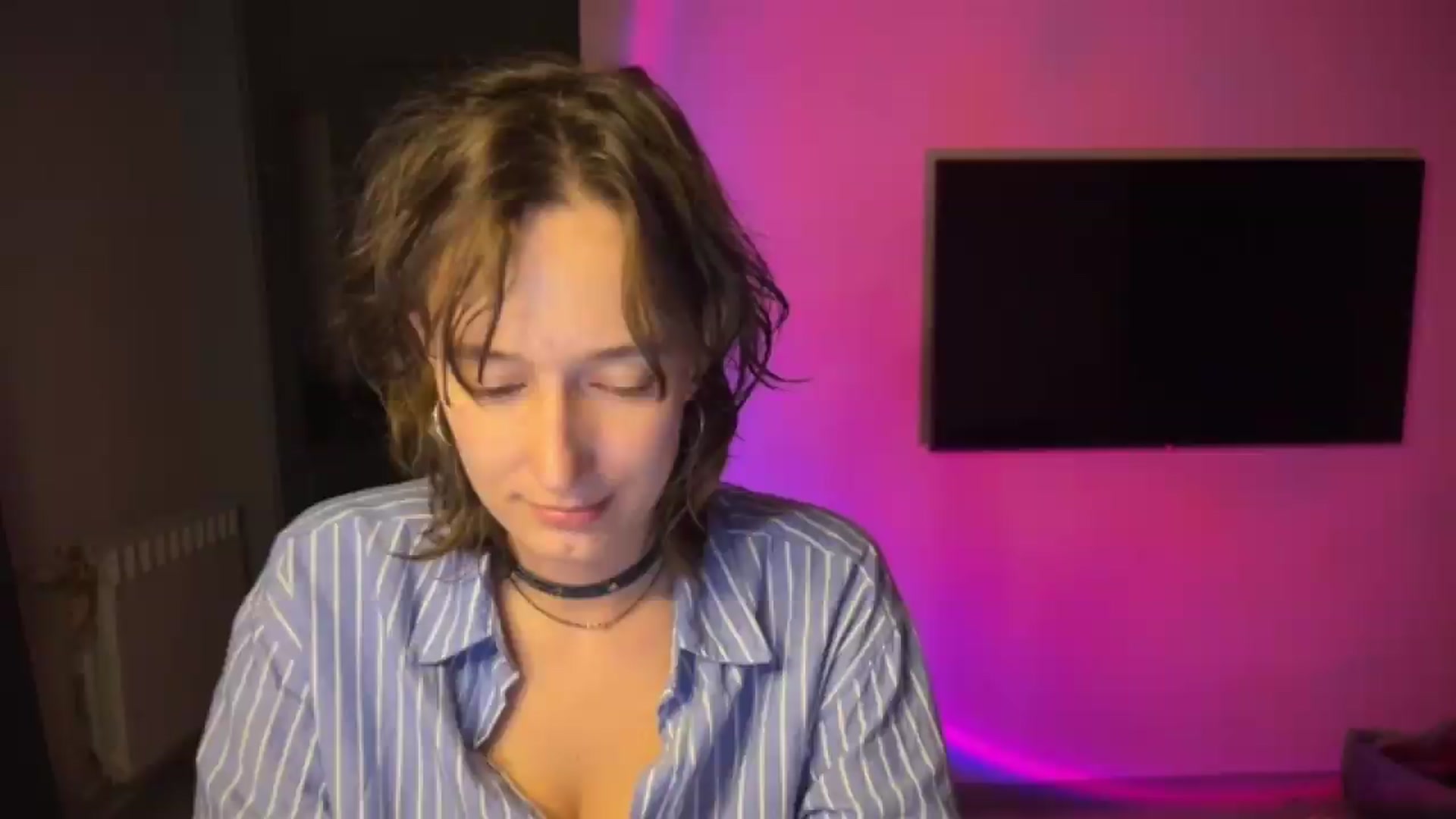 Gallery image thumbnail from LoooneyTunes's myfreecams stream on, 09/08/2026, 23:47 image 4 of 20