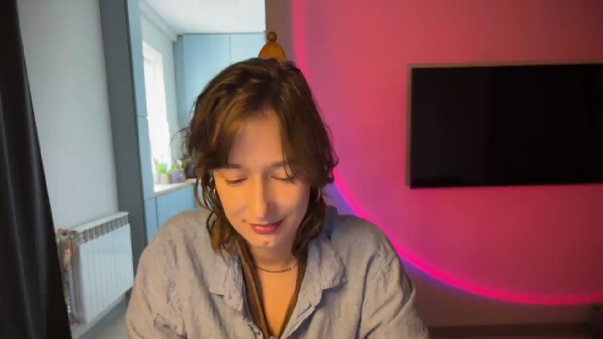 Gallery image thumbnail from LoooneyTunes's myfreecams stream on, 09/10/2026, 13:15 image 13 of 20