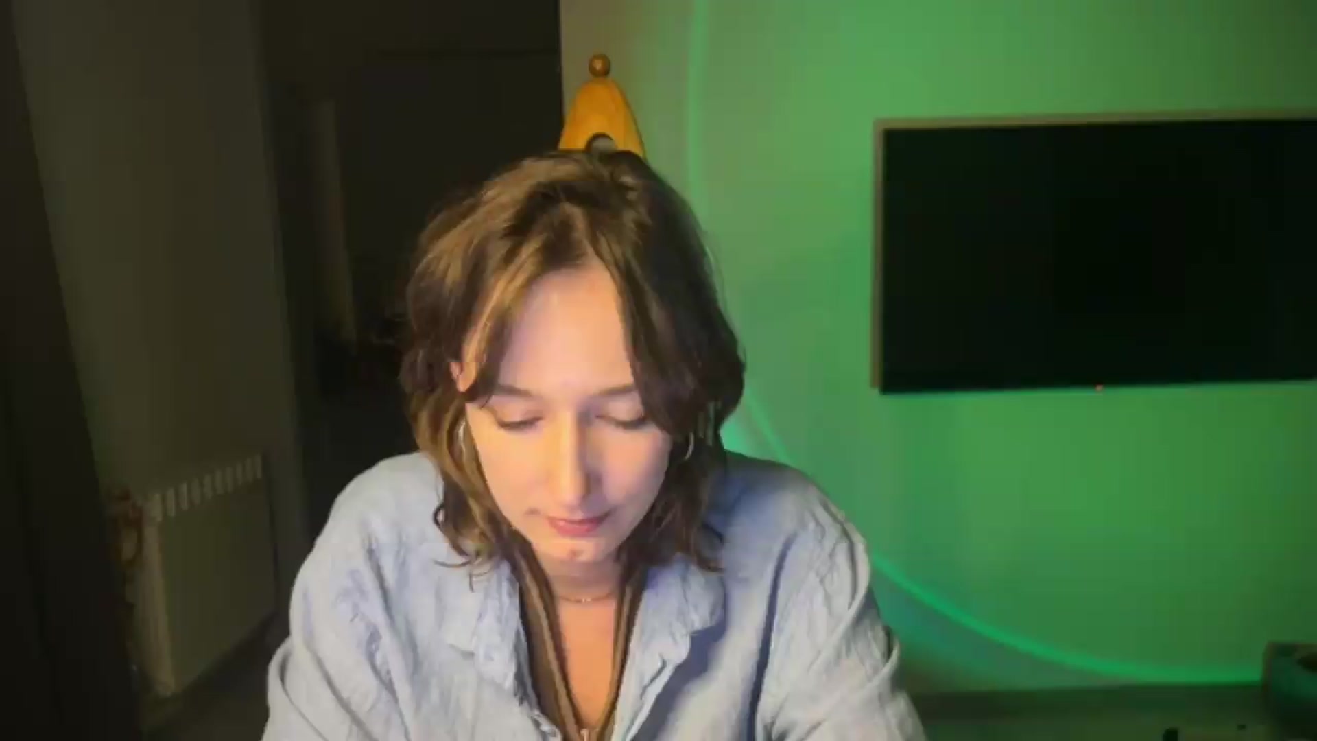 Gallery image thumbnail from LoooneyTunes's myfreecams stream on, 09/10/2026, 23:47 image 19 of 20