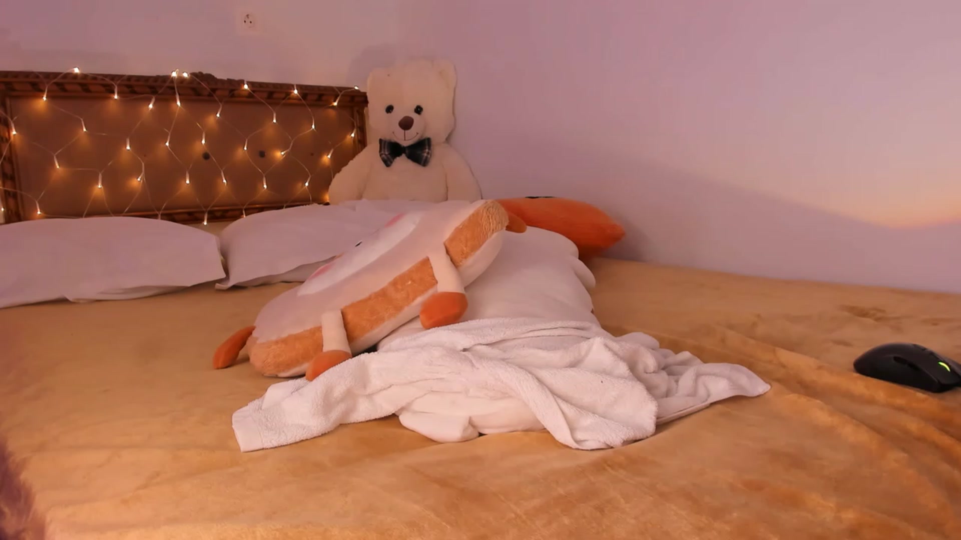 Gallery image thumbnail from Loopcia's myfreecams stream on, 02/28/2023, 08:05 image 15 of 20