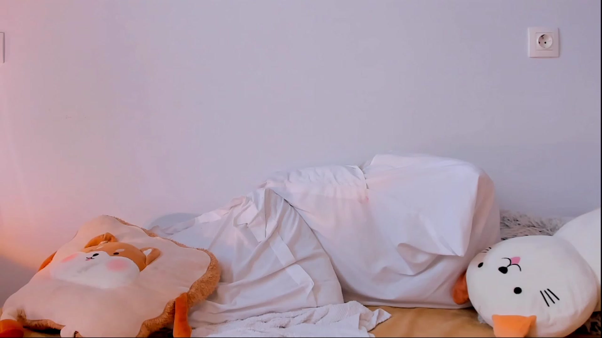 Gallery image thumbnail from Loopcia's myfreecams stream on, 04/20/2023, 10:15 image 1 of 20
