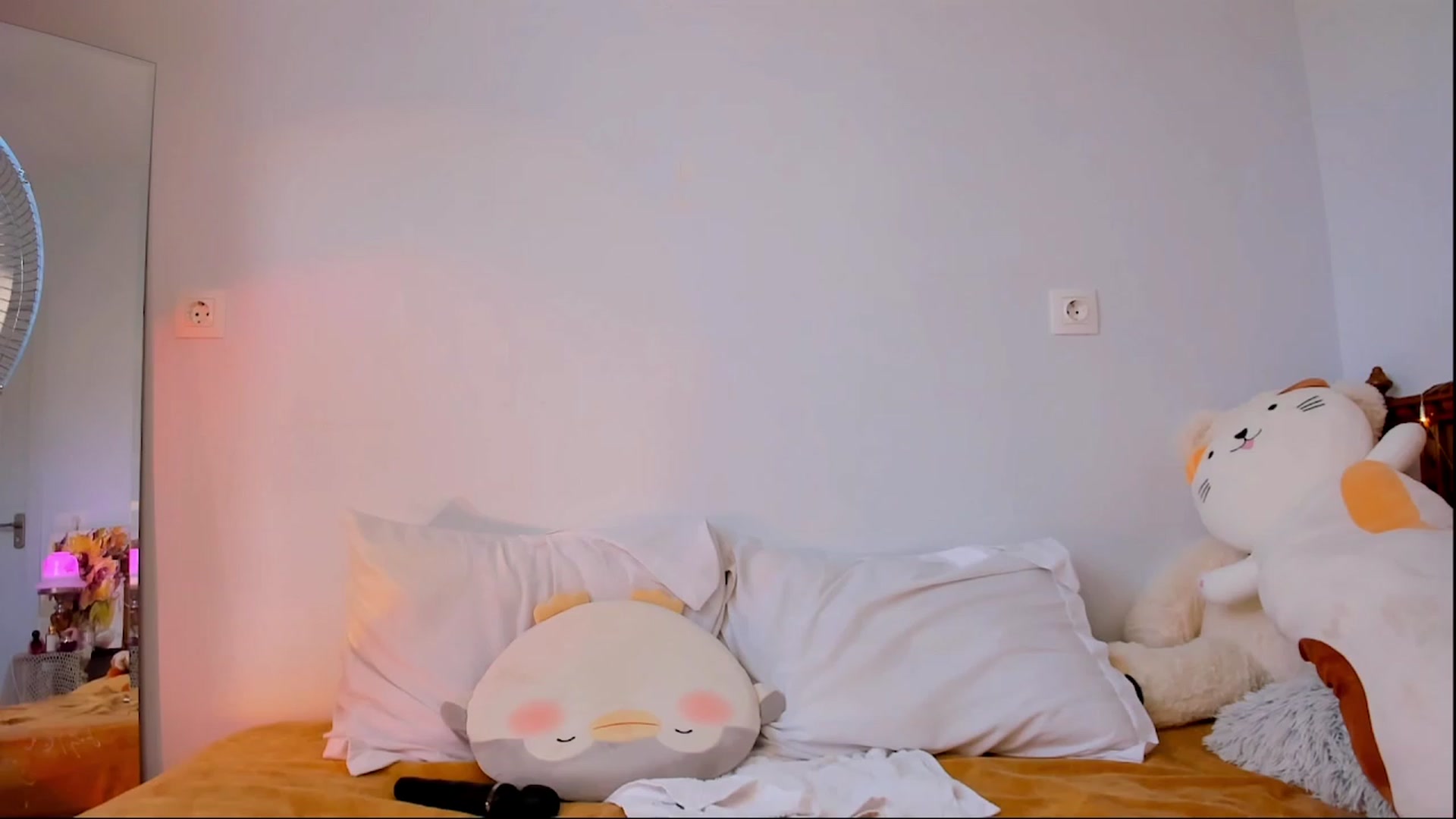 Gallery image thumbnail from Loopcia's myfreecams stream on, 04/23/2023, 09:04 image 10 of 20