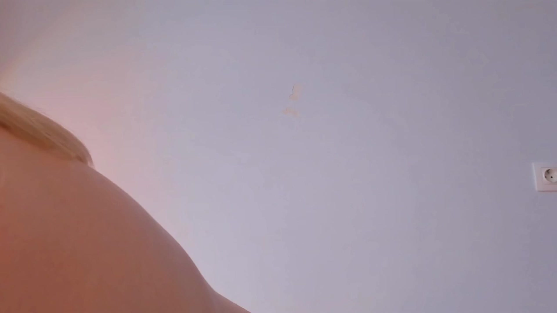 Gallery image thumbnail from Loopcia's myfreecams stream on, 05/16/2023, 08:59 image 8 of 20