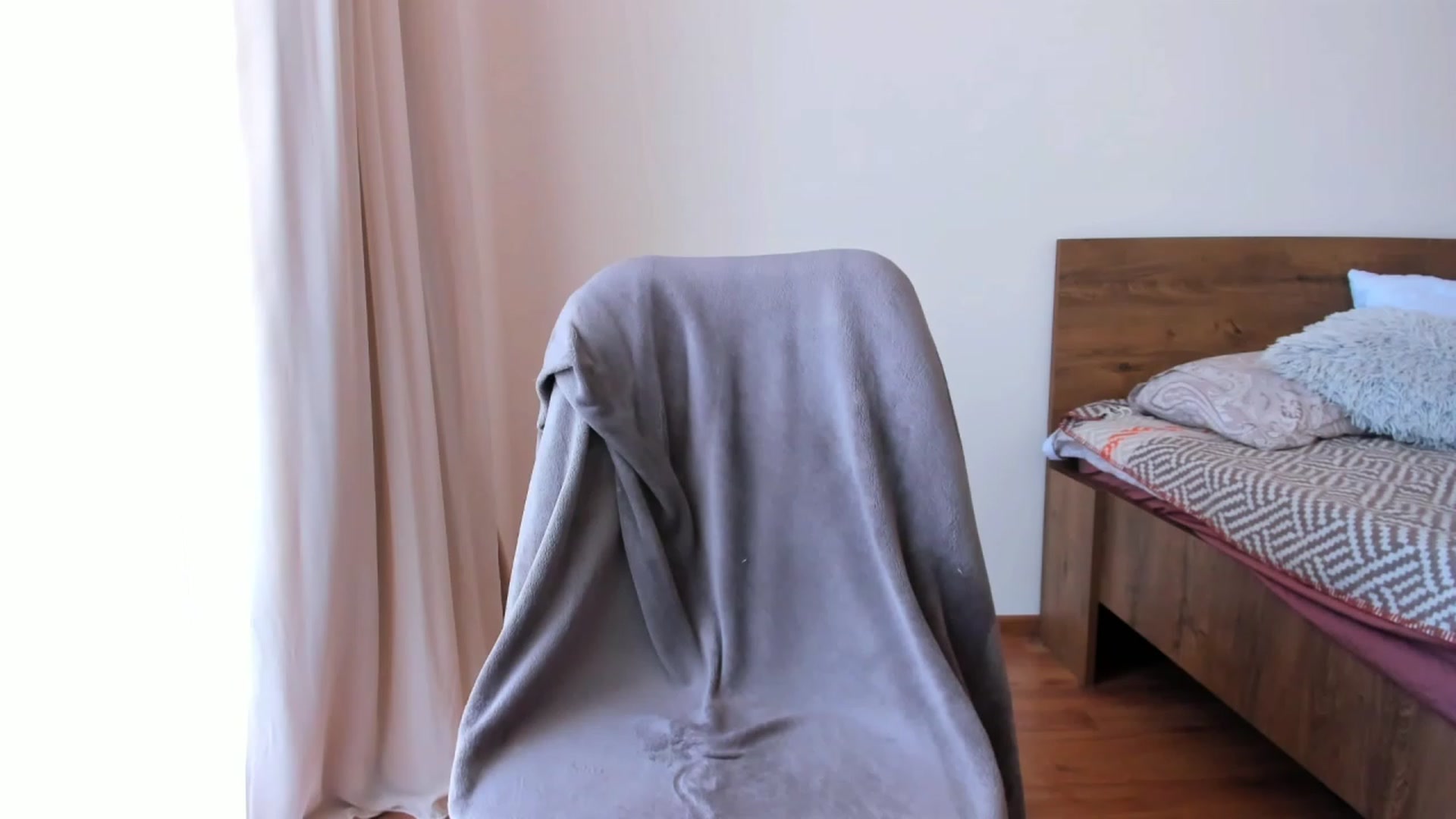 Gallery image thumbnail from Loopcia's myfreecams stream on, 08/27/2023, 13:07 image 10 of 20