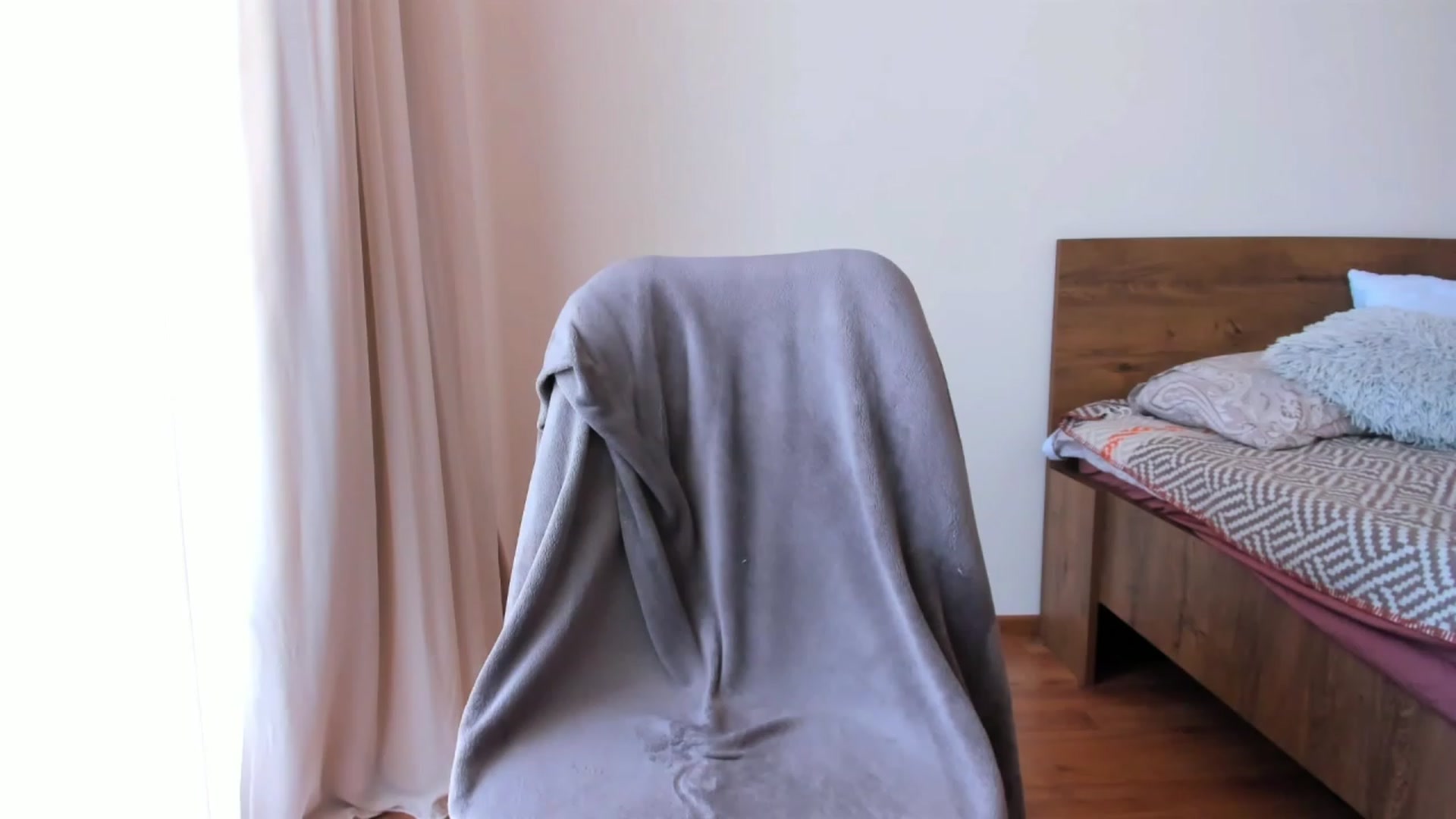 Gallery image thumbnail from Loopcia's myfreecams stream on, 08/27/2023, 13:07 image 9 of 20