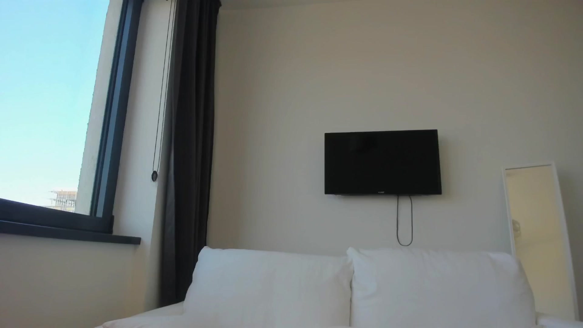 Gallery image thumbnail from Loopcia's myfreecams stream on, 06/16/2025, 13:11 image 16 of 20