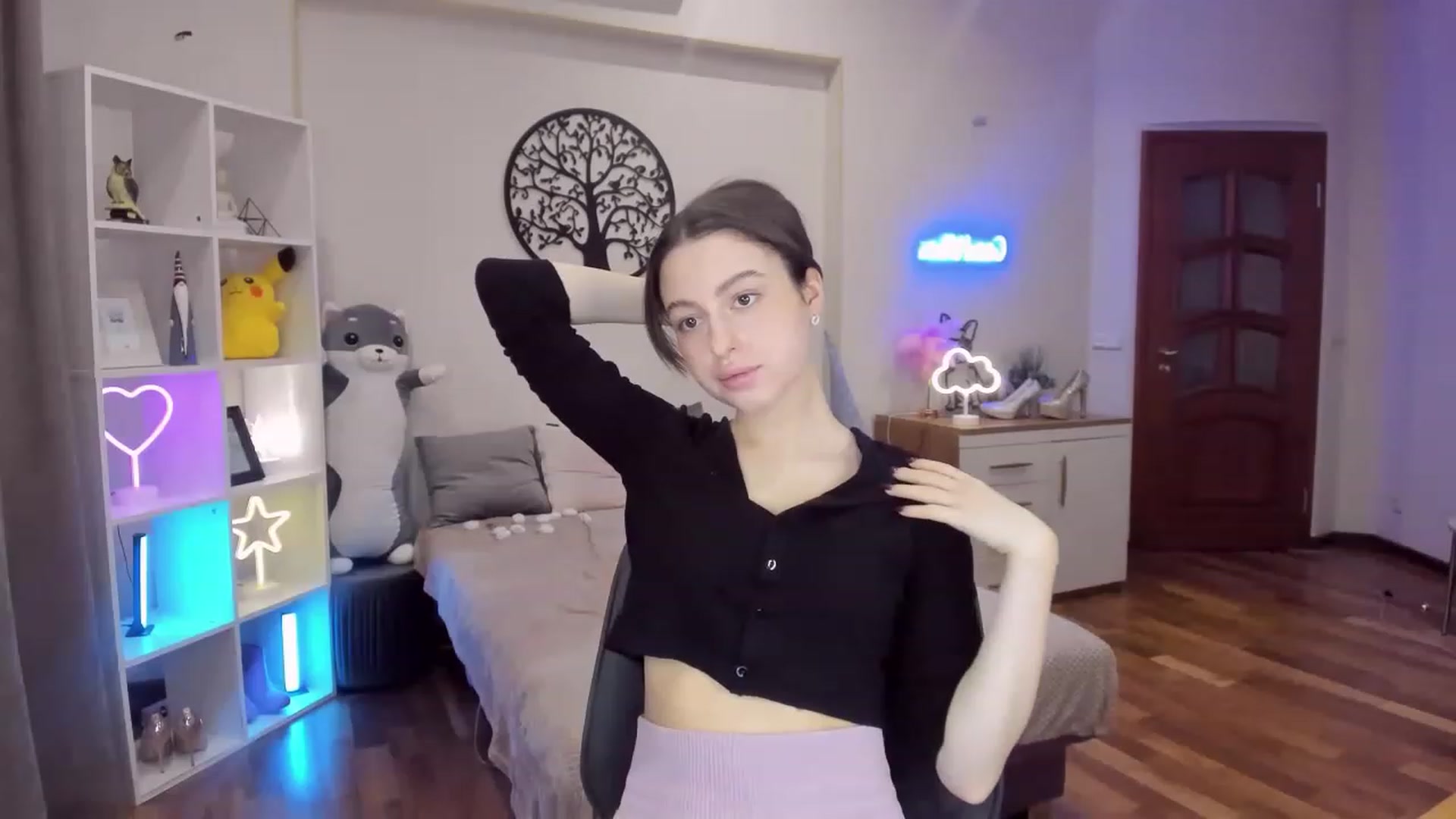 Gallery image thumbnail from LoraAmes's myfreecams stream on, 01/25/2023, 14:02 image 4 of 20