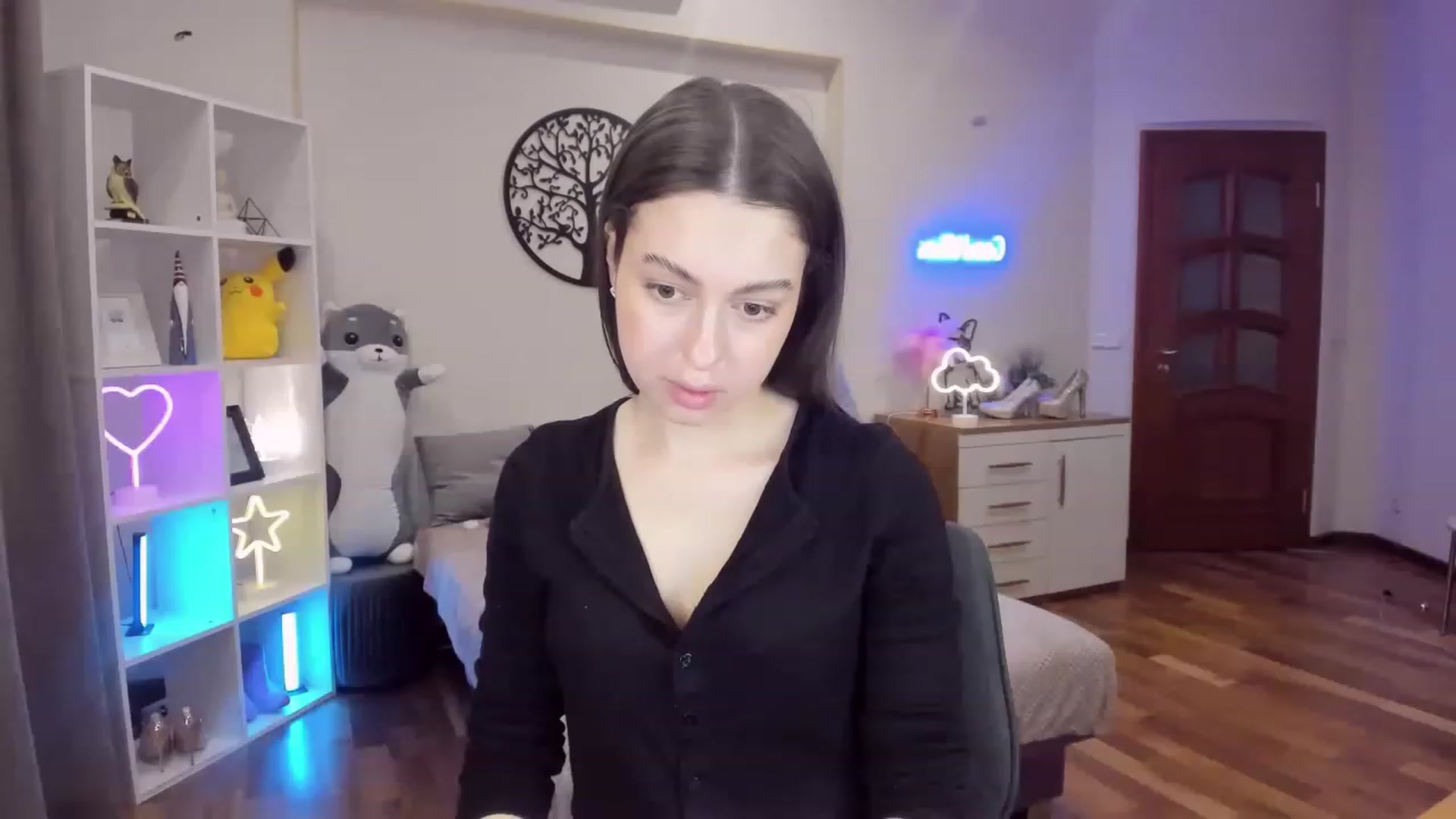 Gallery image thumbnail from LoraAmes's myfreecams stream on, 01/25/2023, 14:02 image 10 of 20