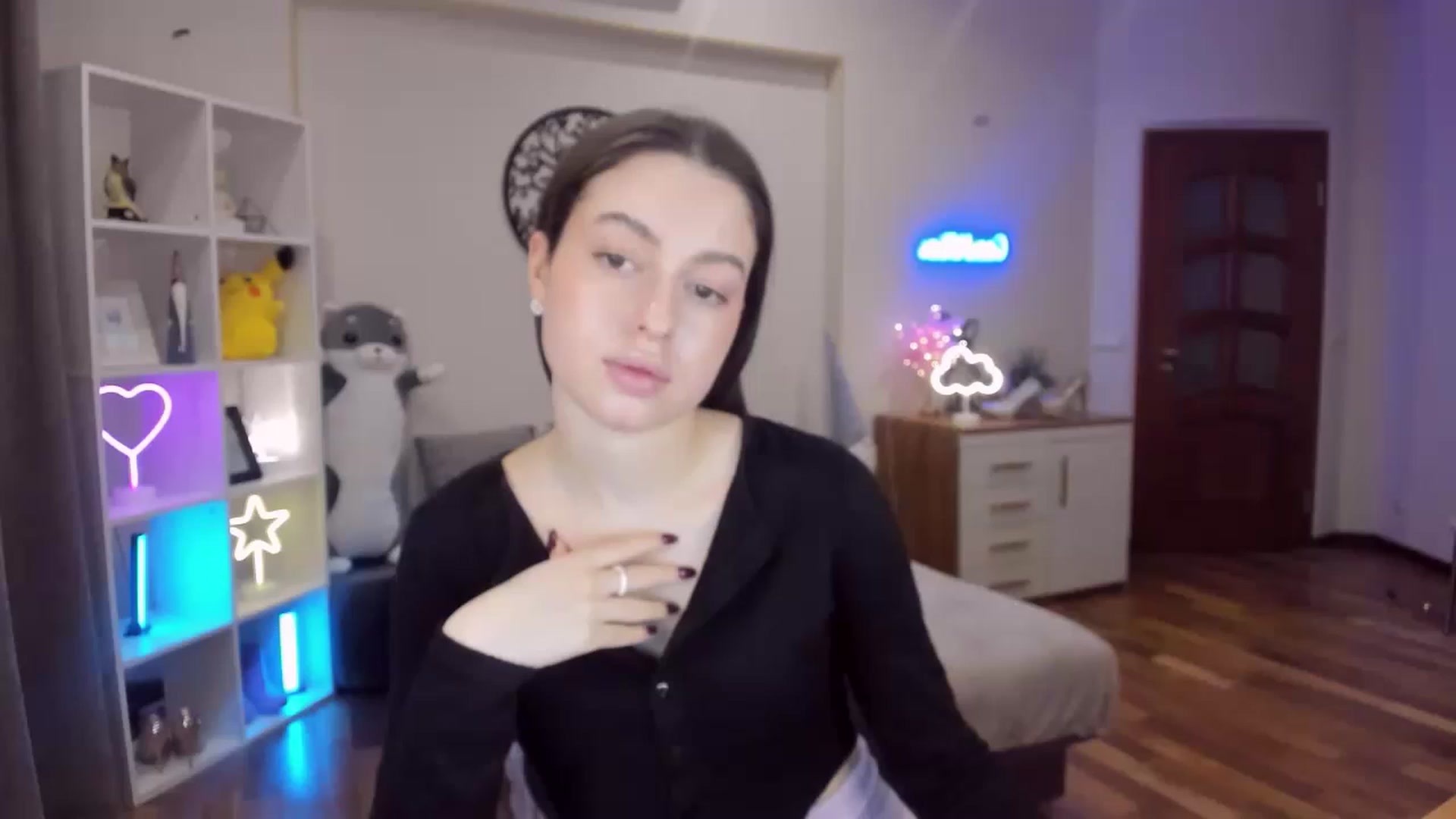 Gallery image thumbnail from LoraAmes's myfreecams stream on, 01/25/2023, 14:43 image 7 of 20