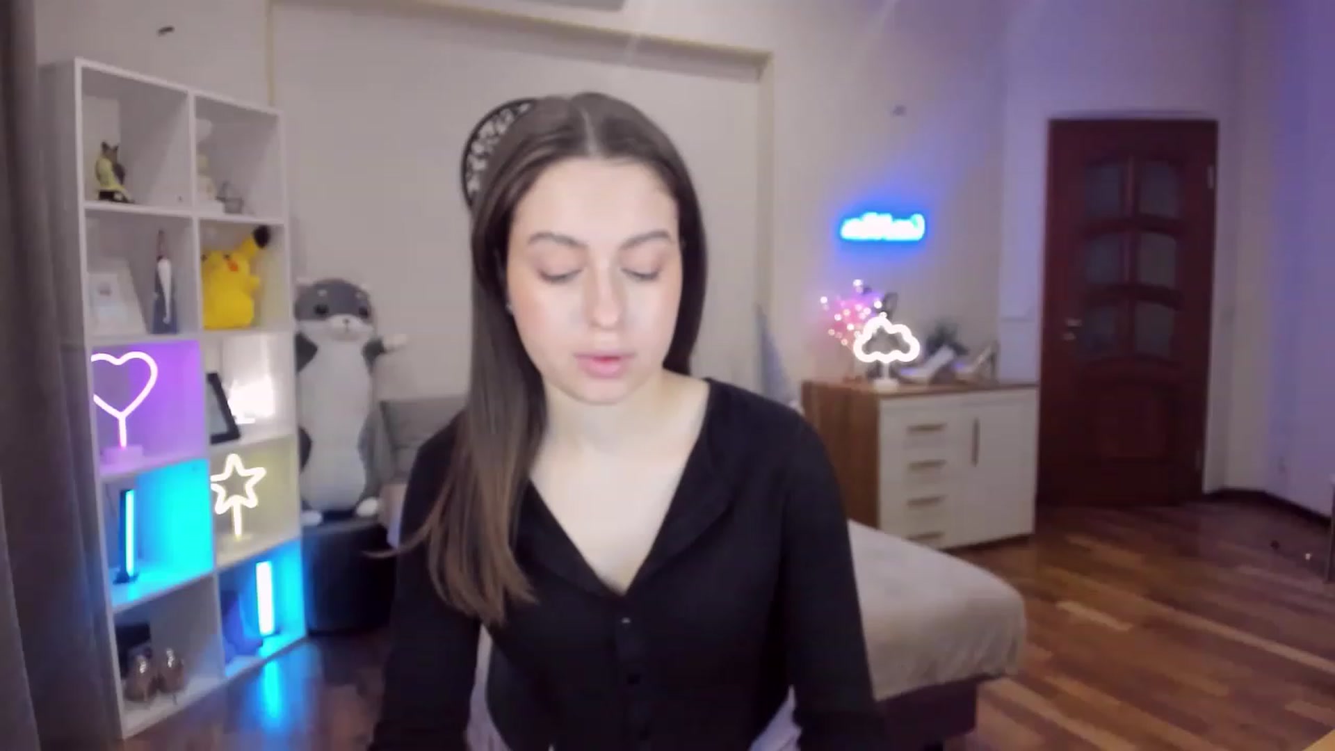 Gallery image thumbnail from LoraAmes's myfreecams stream on, 01/25/2023, 14:43 image 8 of 20