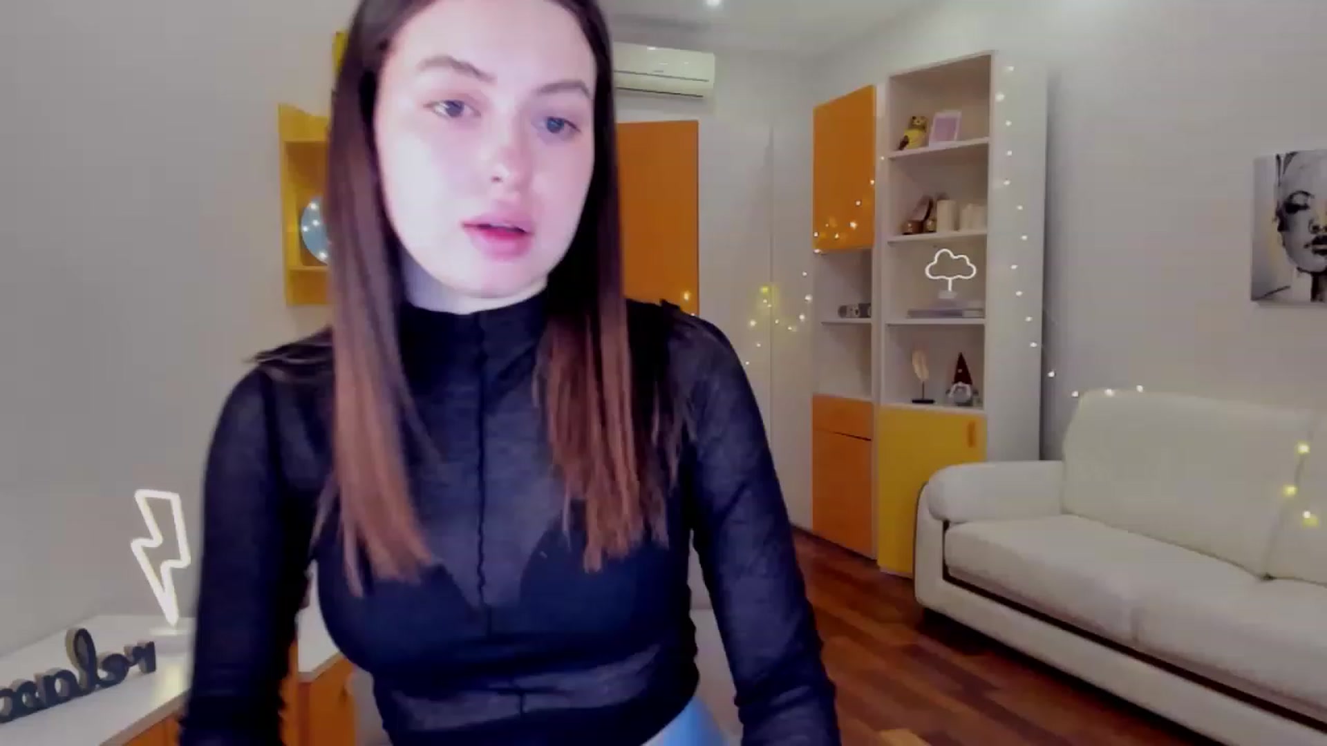 Gallery image thumbnail from LoraAmes's myfreecams stream on, 01/29/2023, 18:11 image 10 of 20