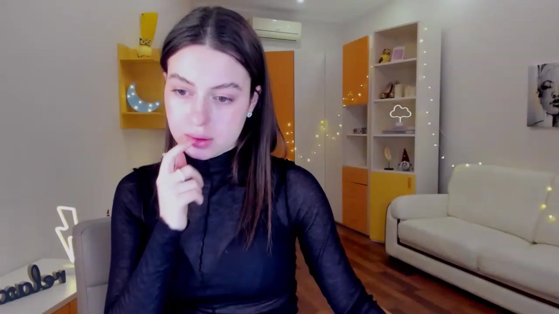 Gallery image thumbnail from LoraAmes's myfreecams stream on, 01/29/2023, 18:11 image 19 of 20