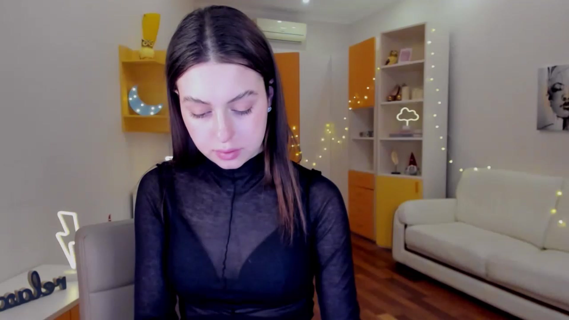 Gallery image thumbnail from LoraAmes's myfreecams stream on, 01/29/2023, 18:11 image 18 of 20