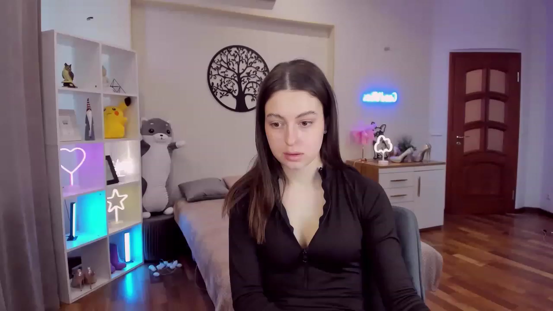 Gallery image thumbnail from LoraAmes's myfreecams stream on, 01/31/2023, 11:50 image 10 of 20