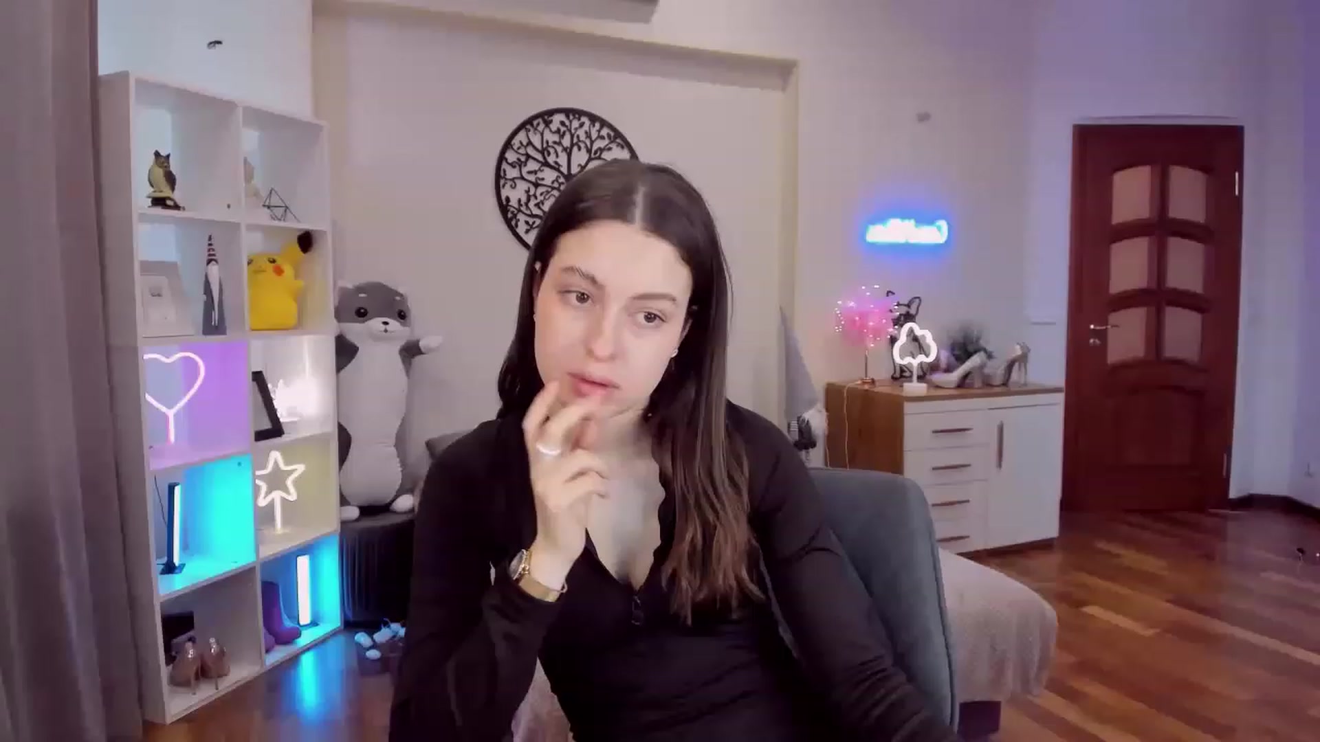 Gallery image thumbnail from LoraAmes's myfreecams stream on, 01/31/2023, 11:50 image 6 of 20