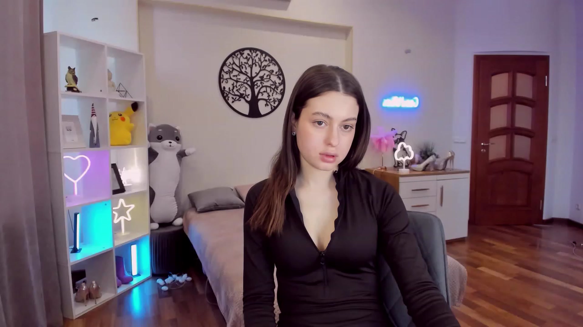 Gallery image thumbnail from LoraAmes's myfreecams stream on, 01/31/2023, 12:31 image 6 of 20