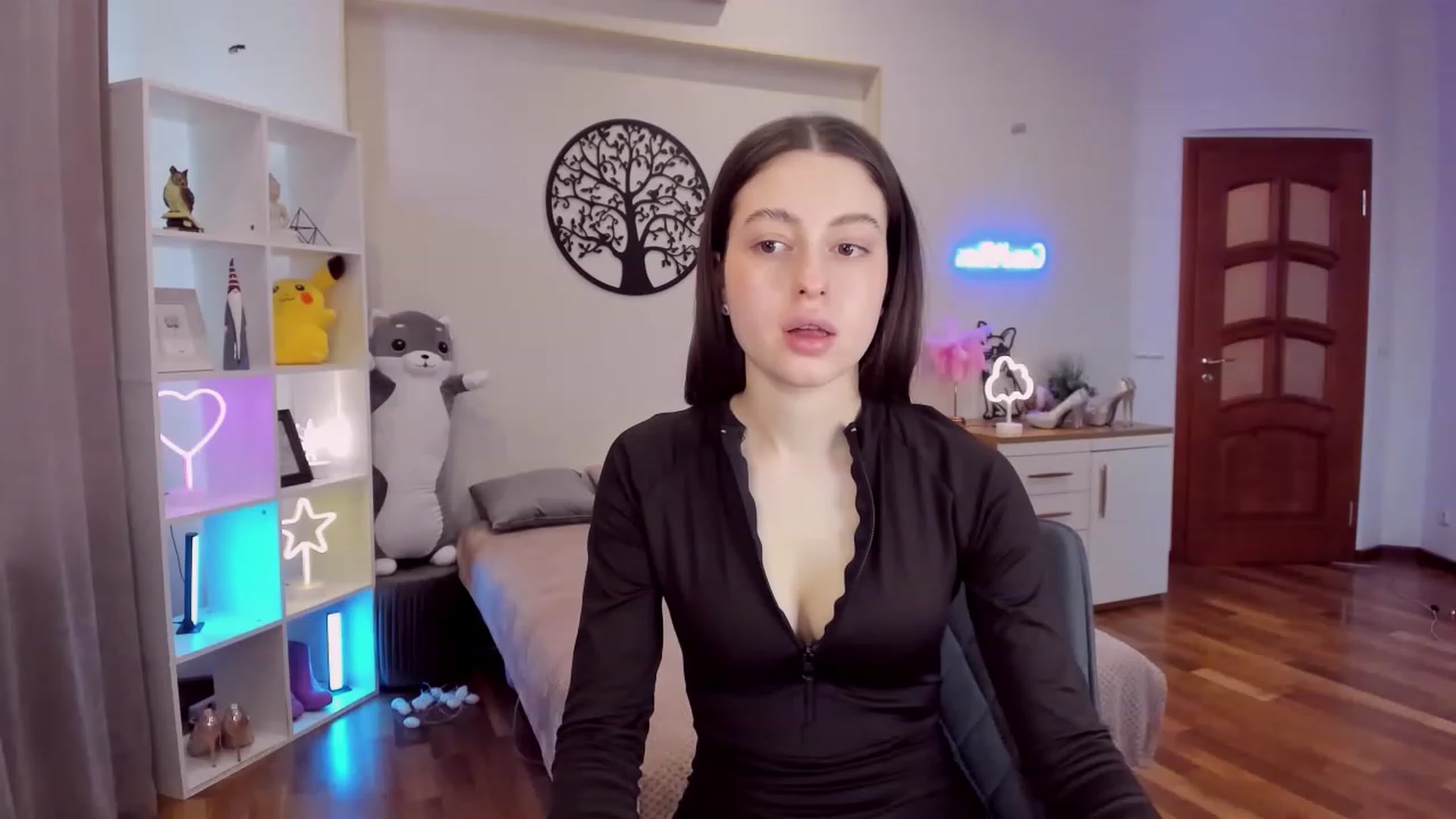 Gallery image thumbnail from LoraAmes's myfreecams stream on, 01/31/2023, 12:31 image 5 of 20